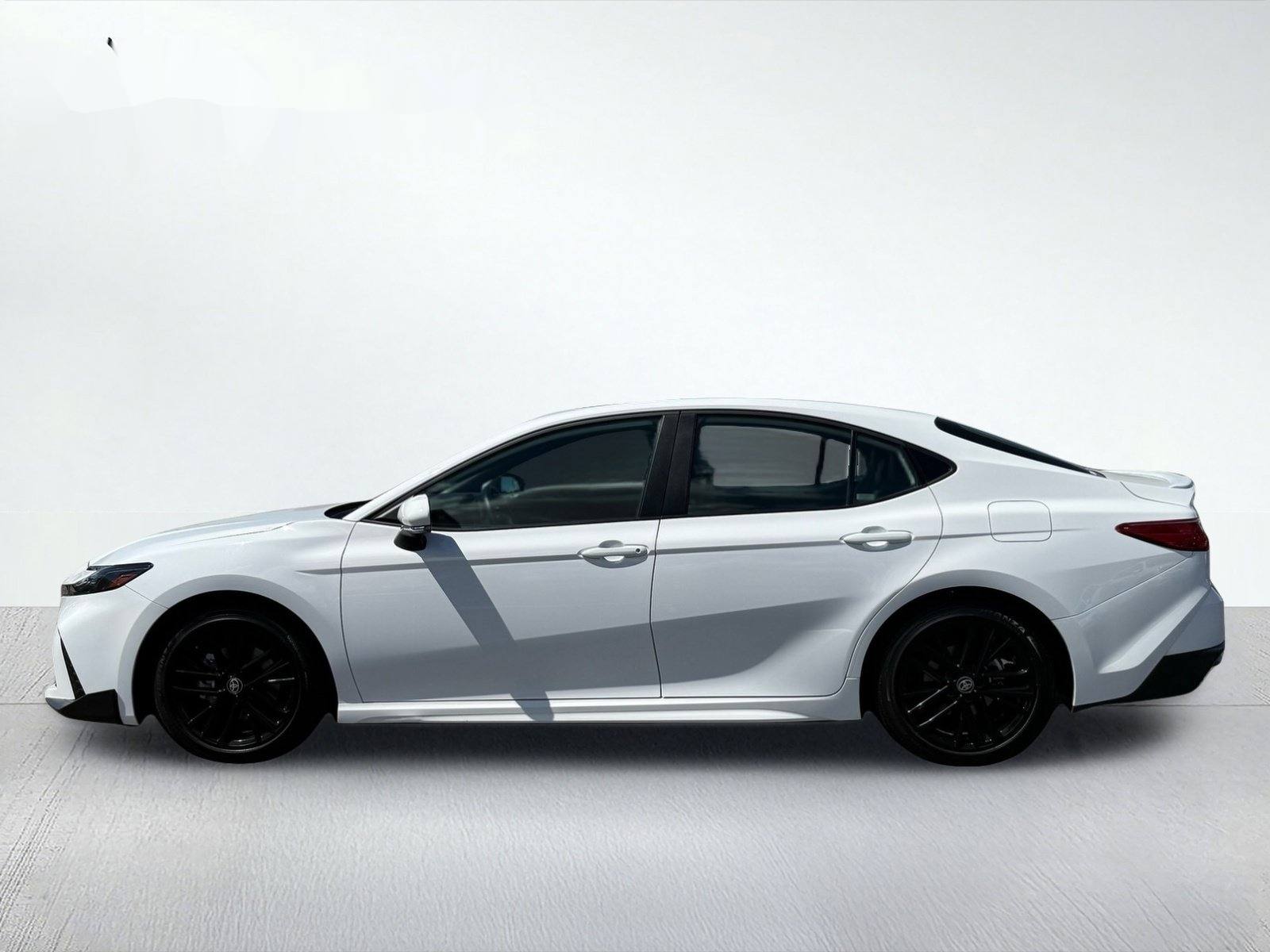 2026 Toyota Camry SE — photo 3 thumbnail
