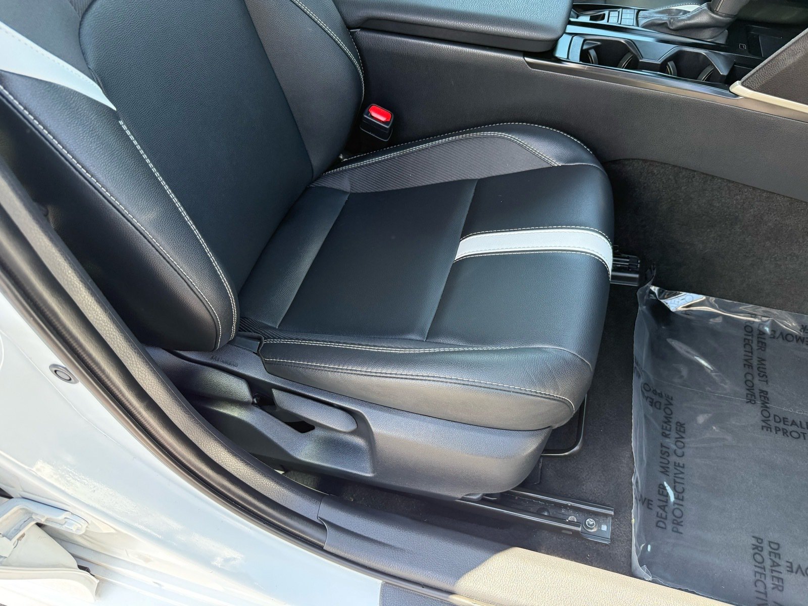 2026 Toyota Camry SE — photo 31 thumbnail