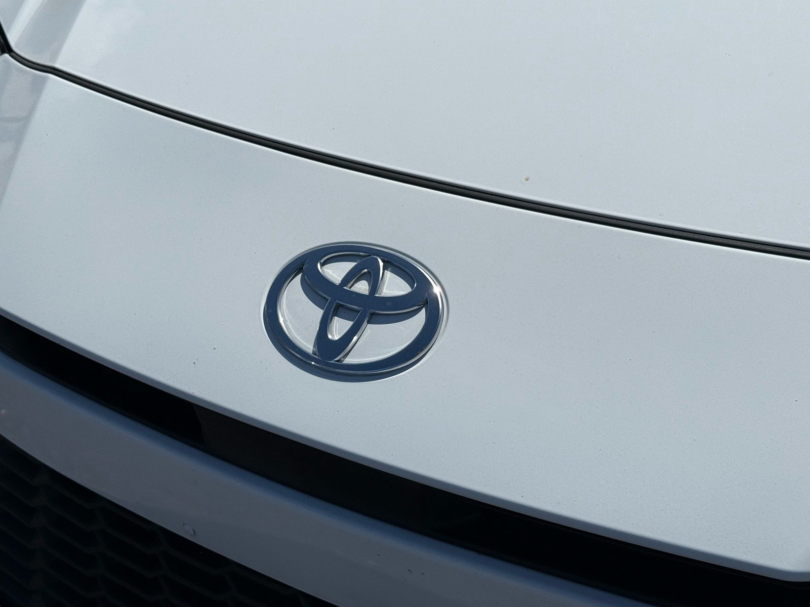 2026 Toyota Camry SE — photo 32 thumbnail
