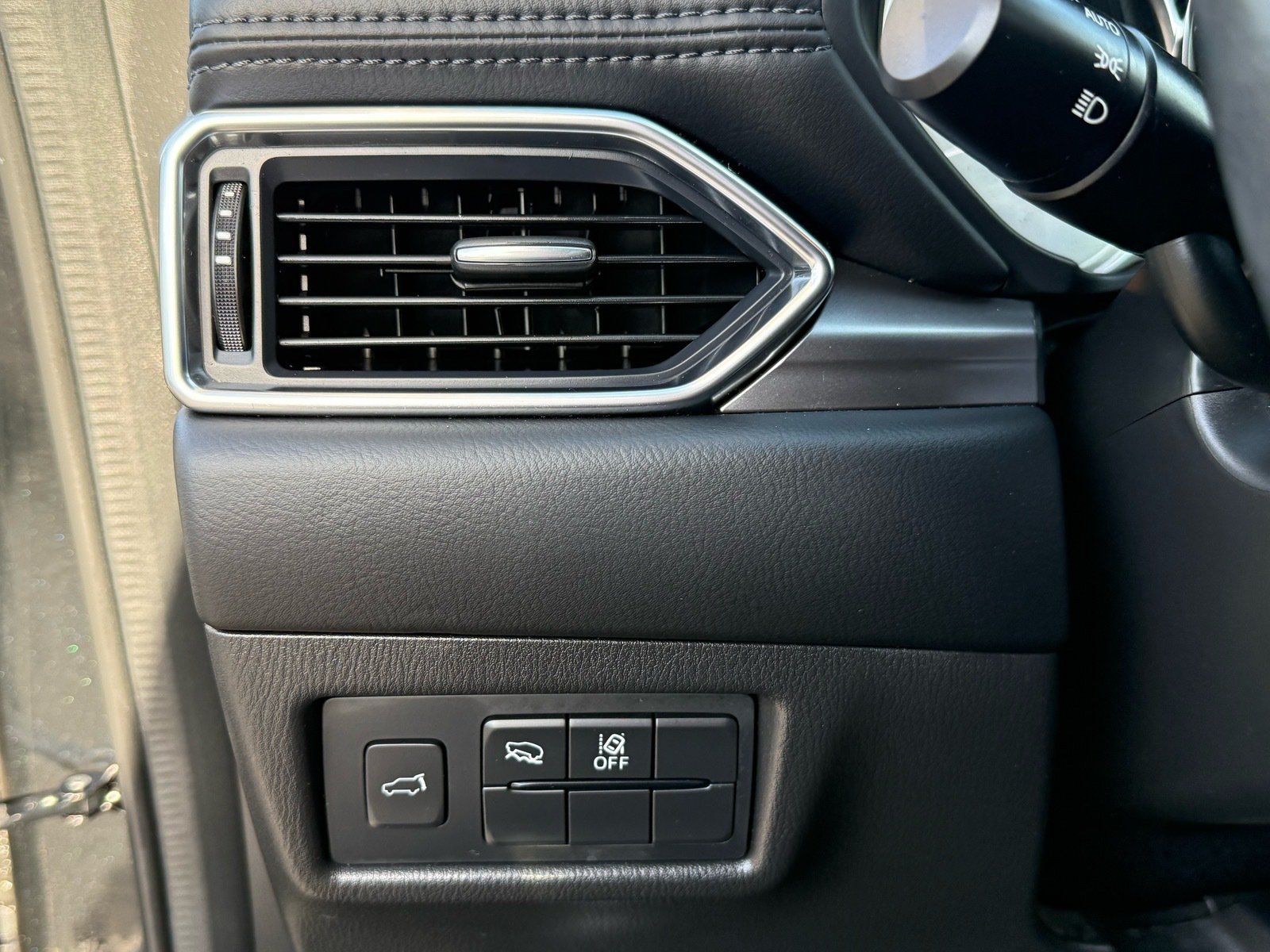 2025 Mazda CX-5 2.5 S Preferred Package — photo 14 thumbnail