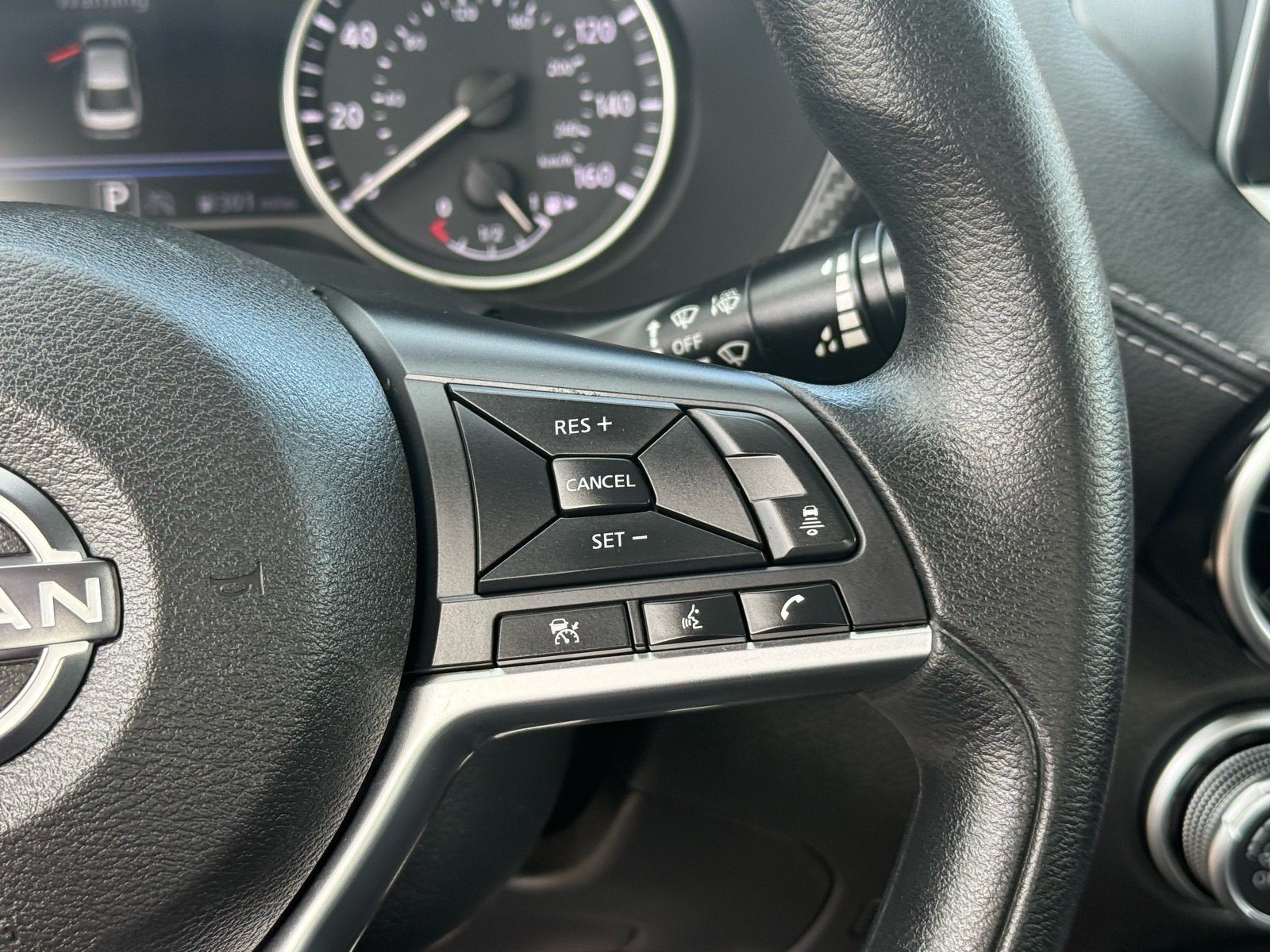 2025 Nissan Sentra SV — photo 17 thumbnail