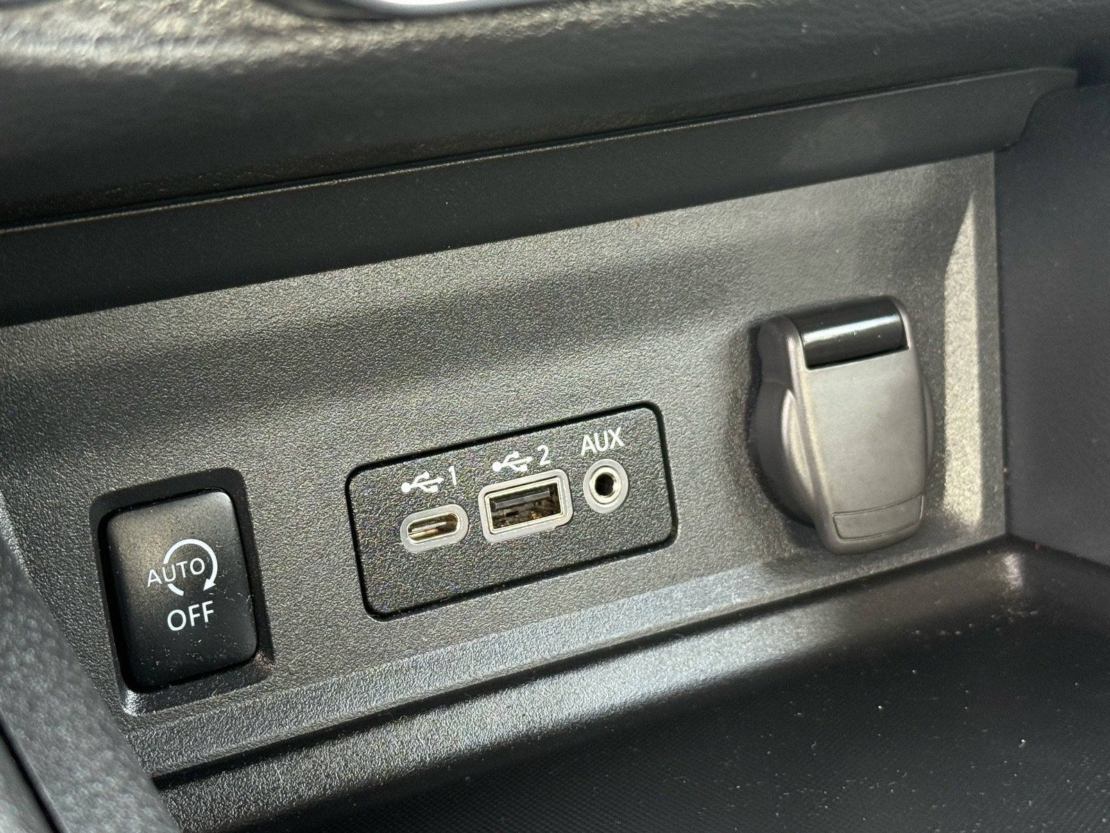 2025 Nissan Sentra SV — photo 23 thumbnail