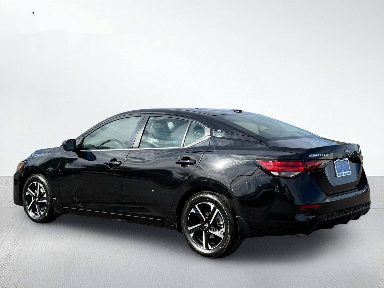 2025 Nissan Sentra SV — photo 4 thumbnail