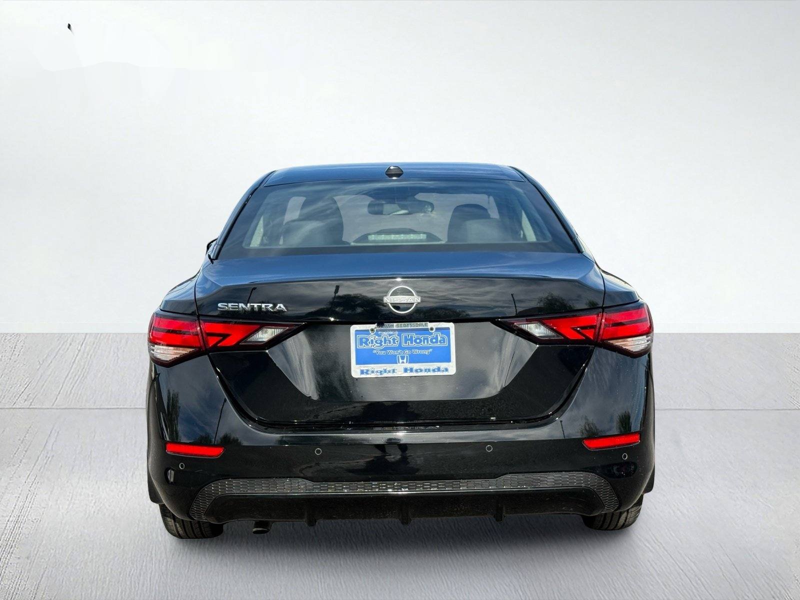2025 Nissan Sentra SV — photo 6 thumbnail