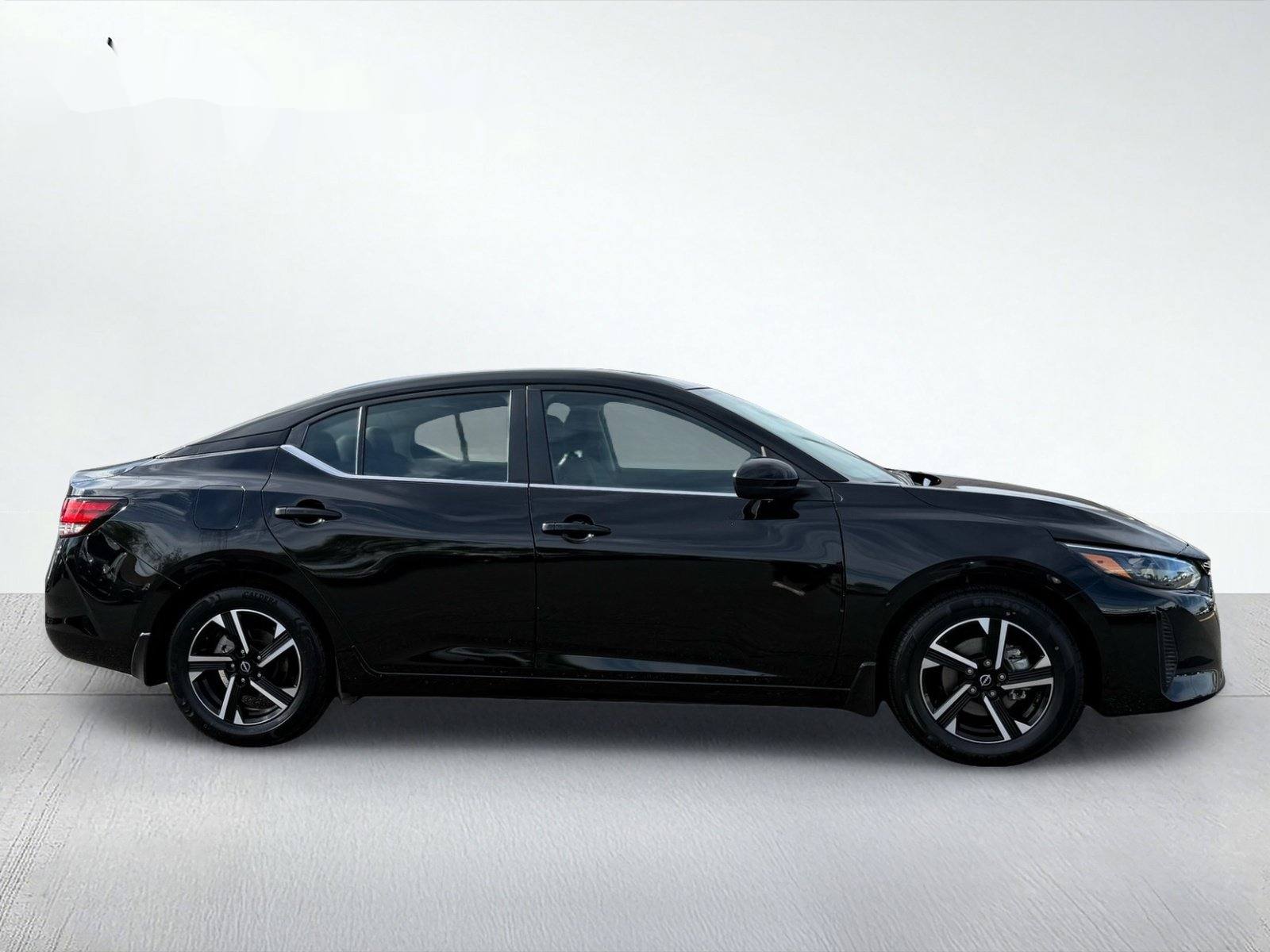 2025 Nissan Sentra SV — photo 8 thumbnail