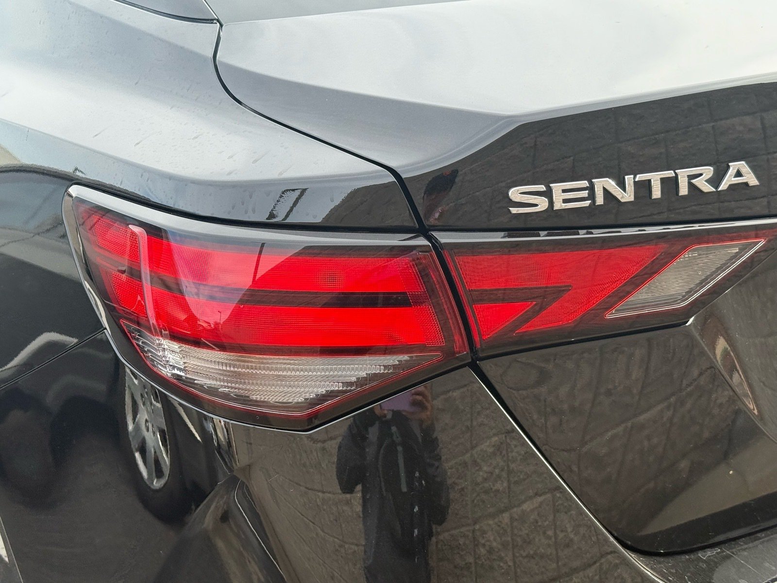 2025 Nissan Sentra SV — photo 8 thumbnail