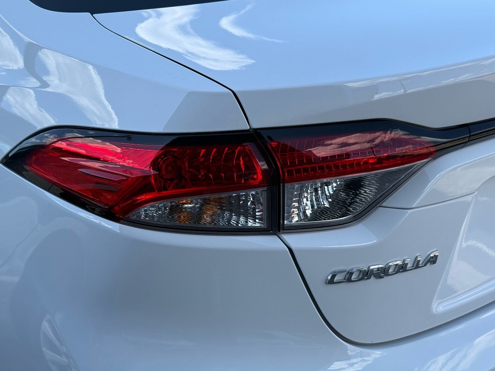 2026 Toyota Corolla LE — photo 8 thumbnail