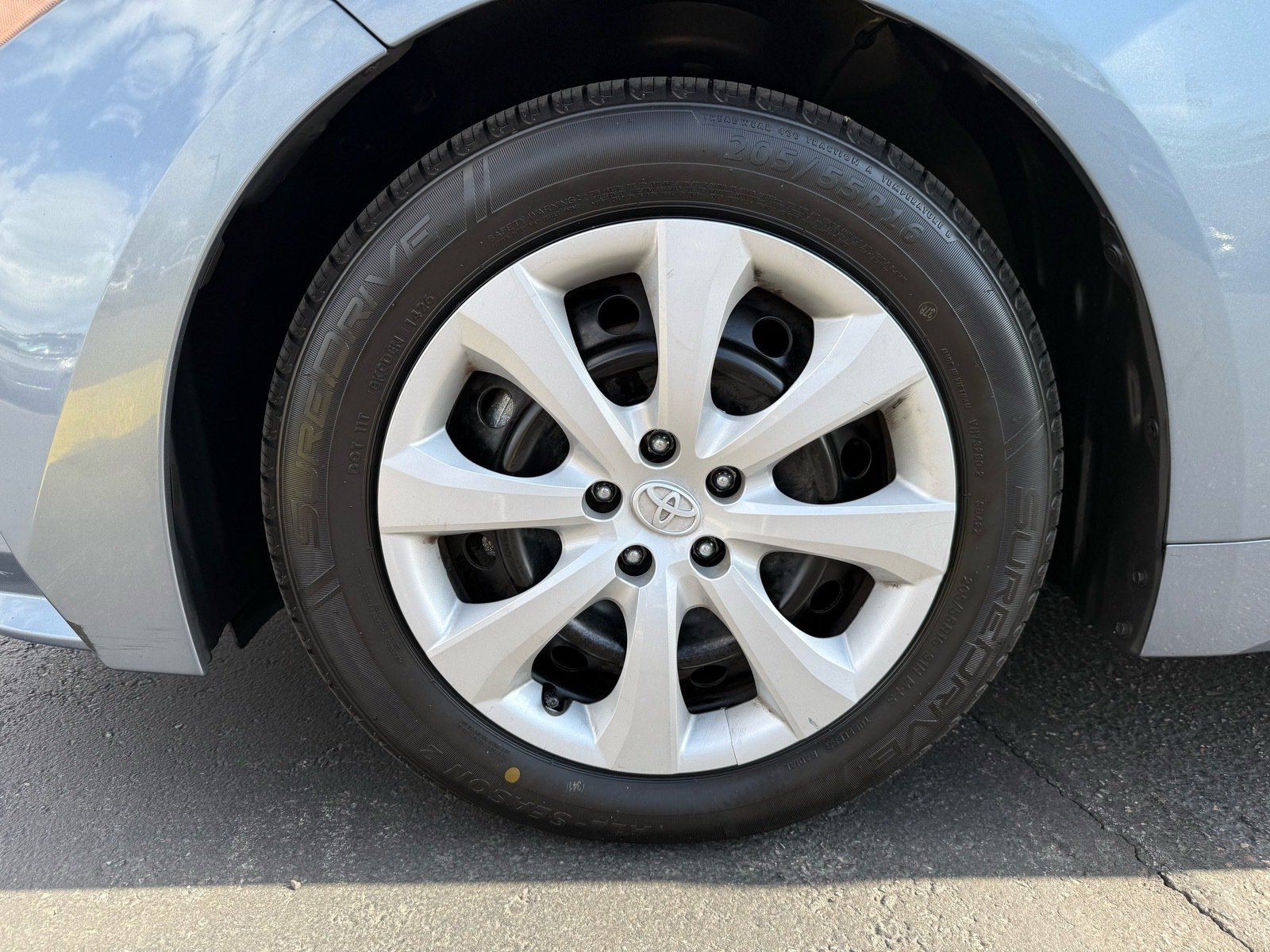 2024 Toyota Corolla LE — photo 10 thumbnail
