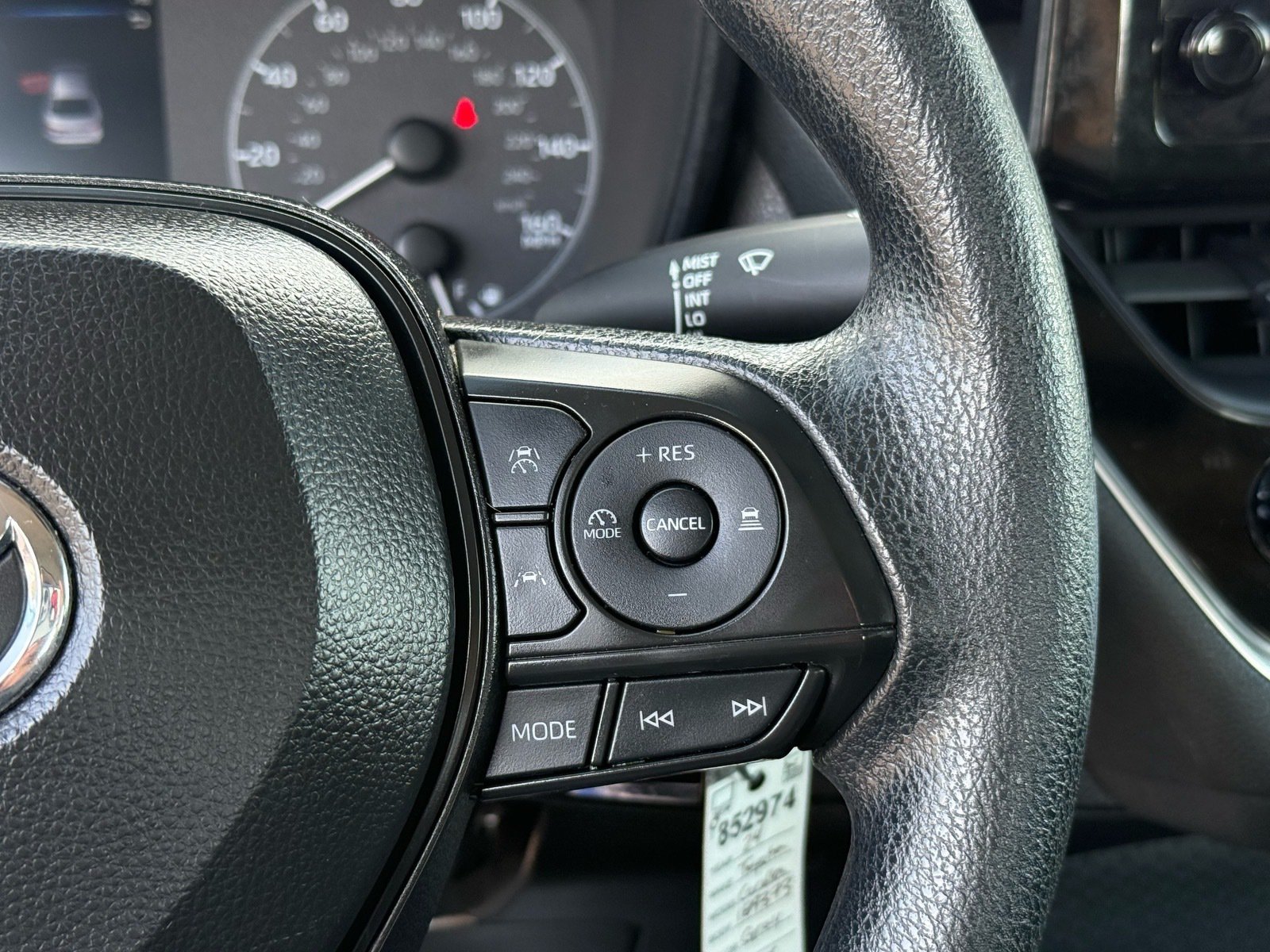 2024 Toyota Corolla LE — photo 17 thumbnail