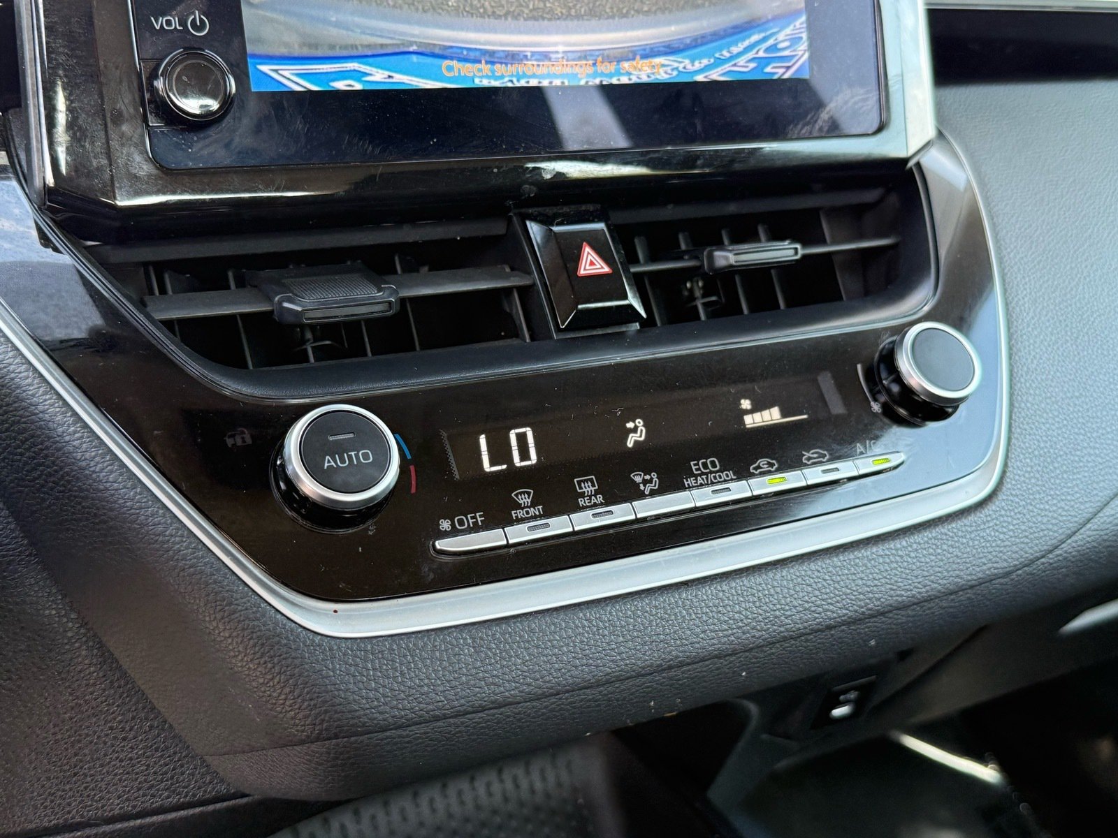 2024 Toyota Corolla LE — photo 22 thumbnail