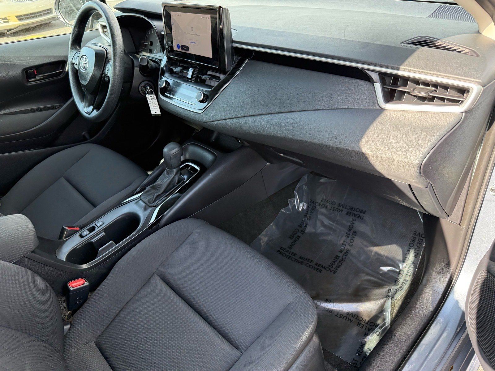 2024 Toyota Corolla LE — photo 28 thumbnail