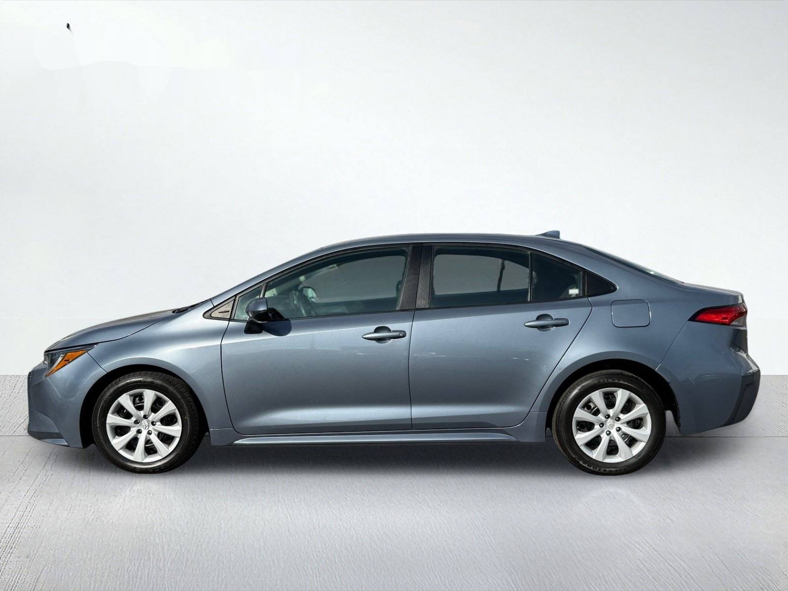 2024 Toyota Corolla LE — photo 3 thumbnail