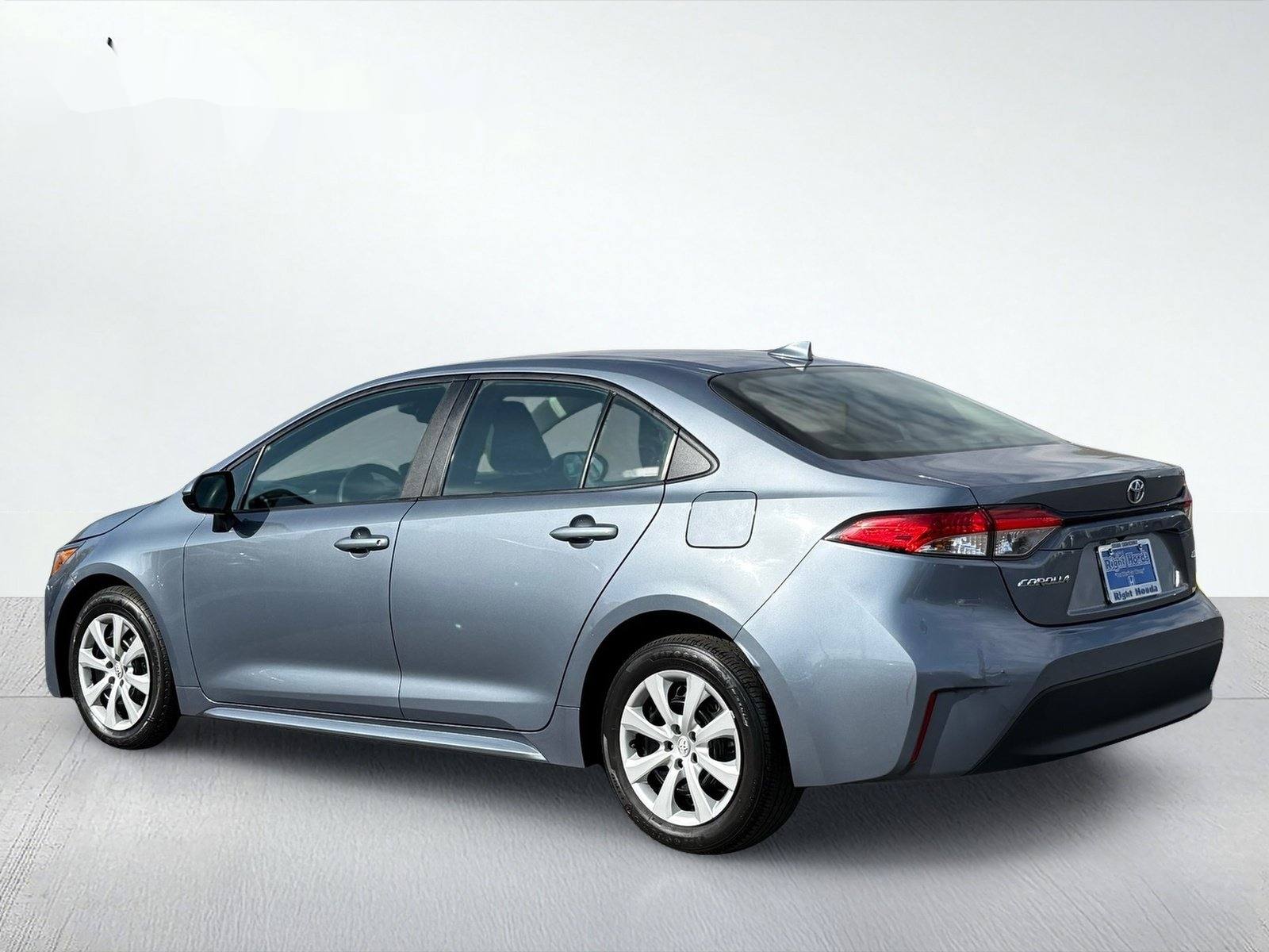 2024 Toyota Corolla LE — photo 4 thumbnail
