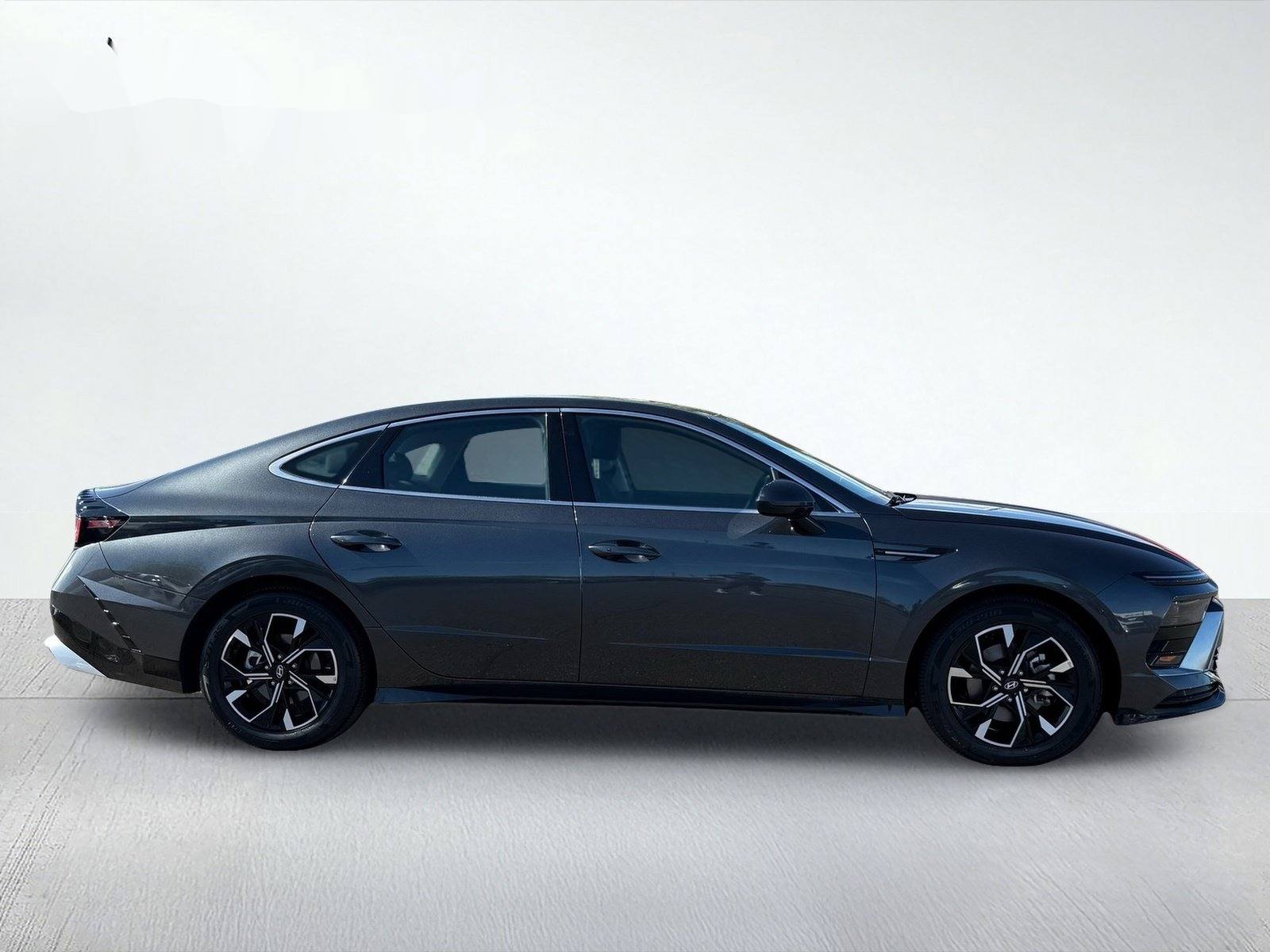 2025 Hyundai Sonata SEL — photo 8 thumbnail