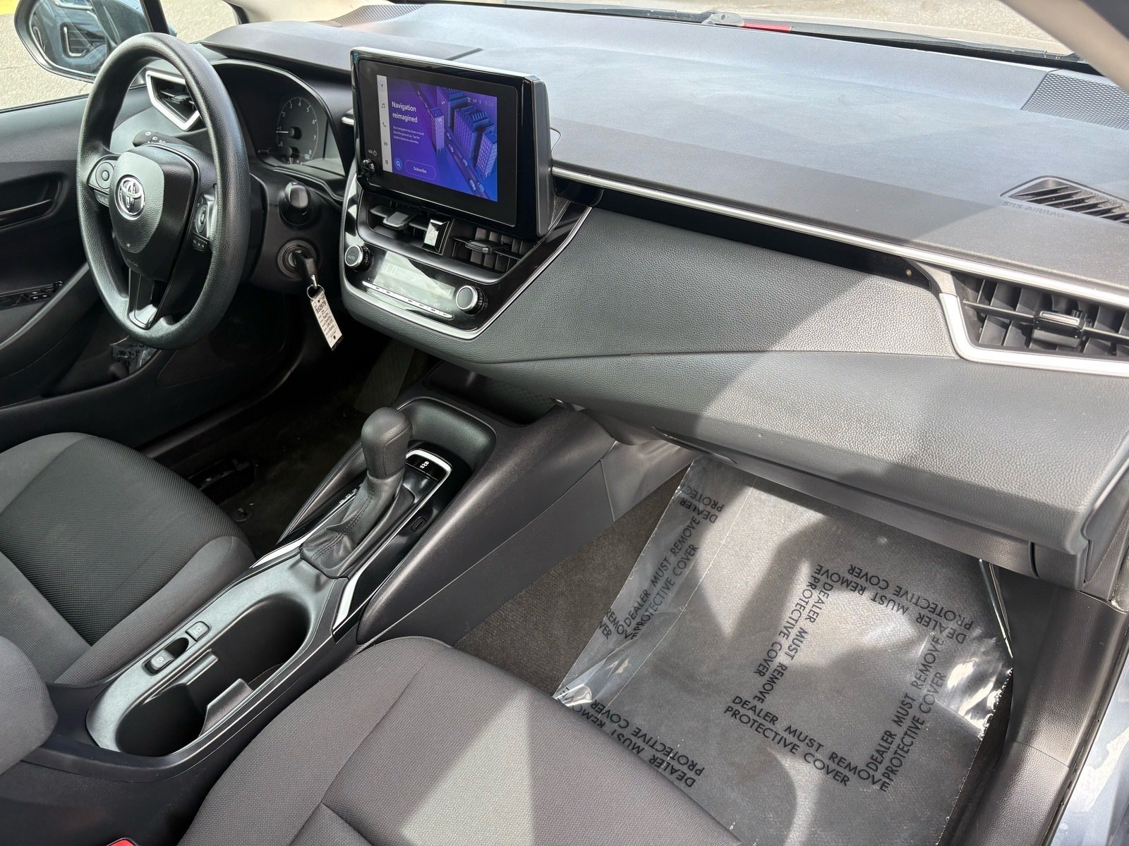 2025 Toyota Corolla LE — photo 14 thumbnail