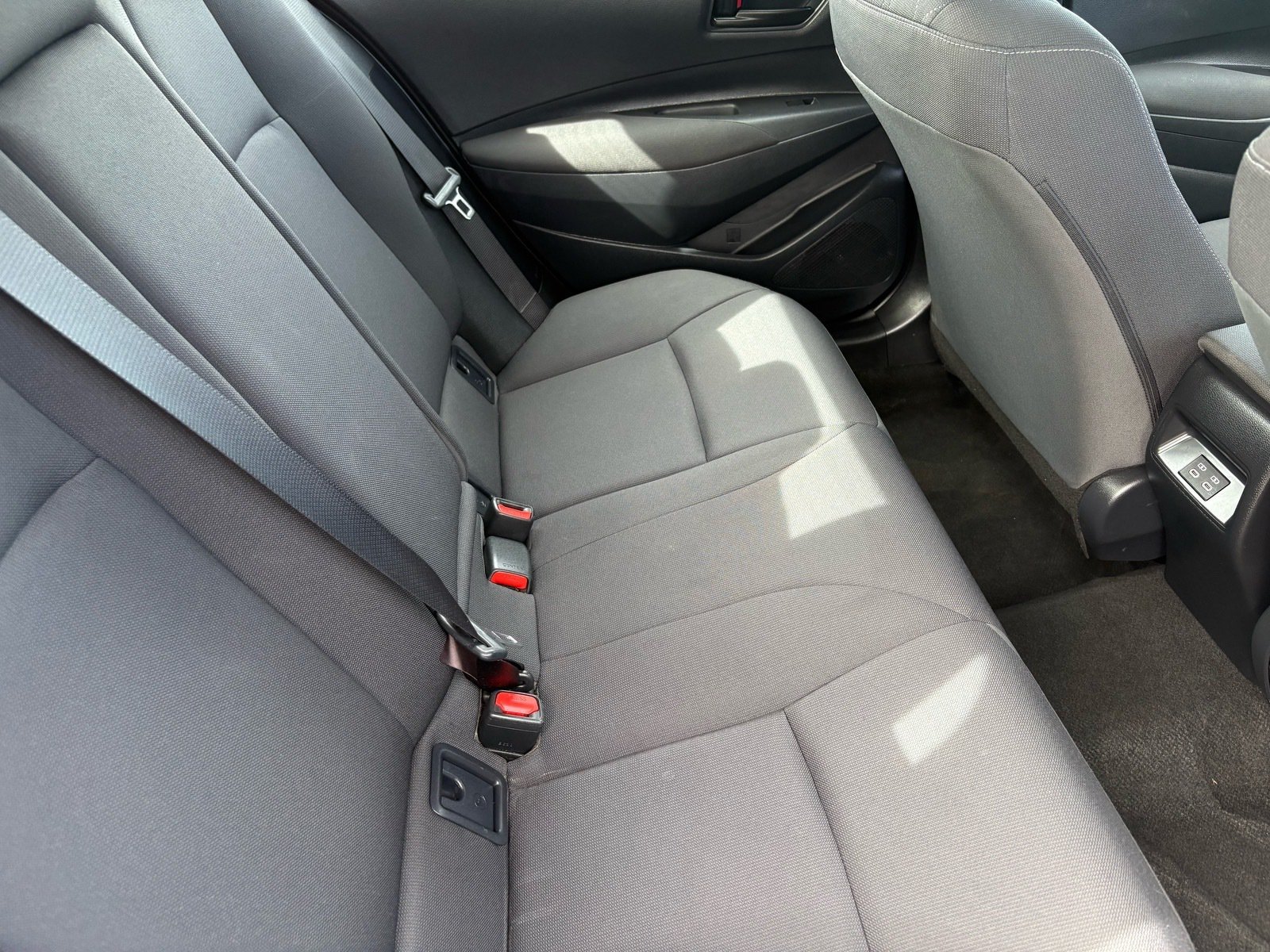 2025 Toyota Corolla LE — photo 16 thumbnail