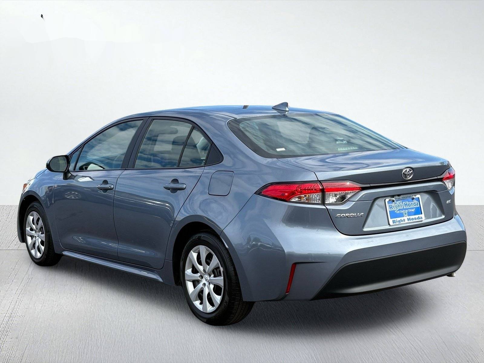 2025 Toyota Corolla LE — photo 4 thumbnail