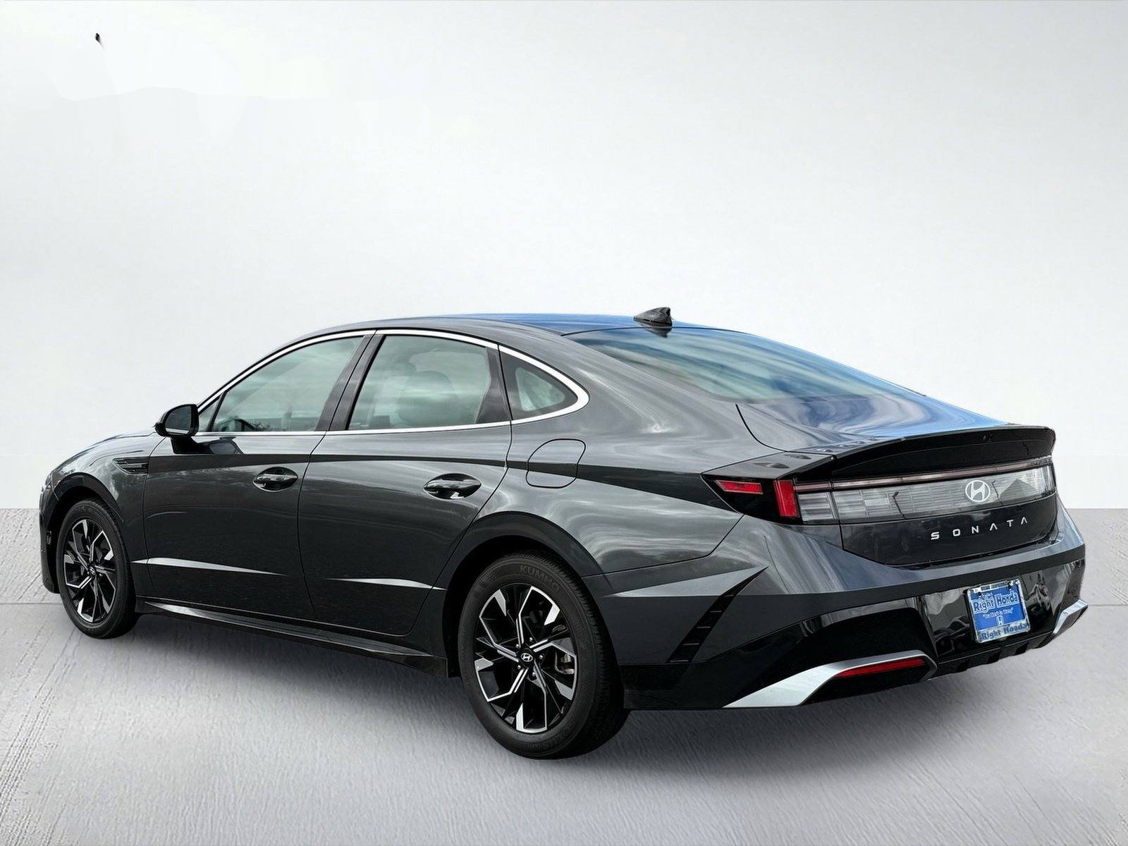 2025 Hyundai Sonata SEL — photo 4 thumbnail