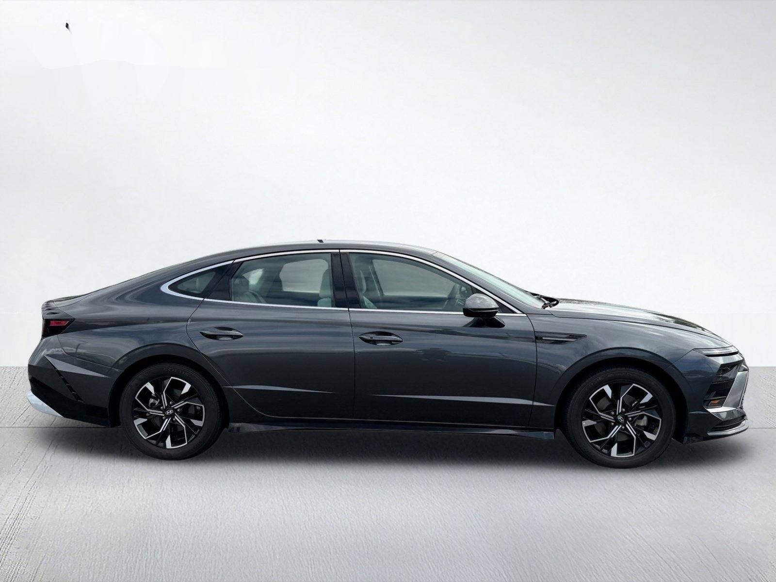 2025 Hyundai Sonata SEL — photo 8 thumbnail