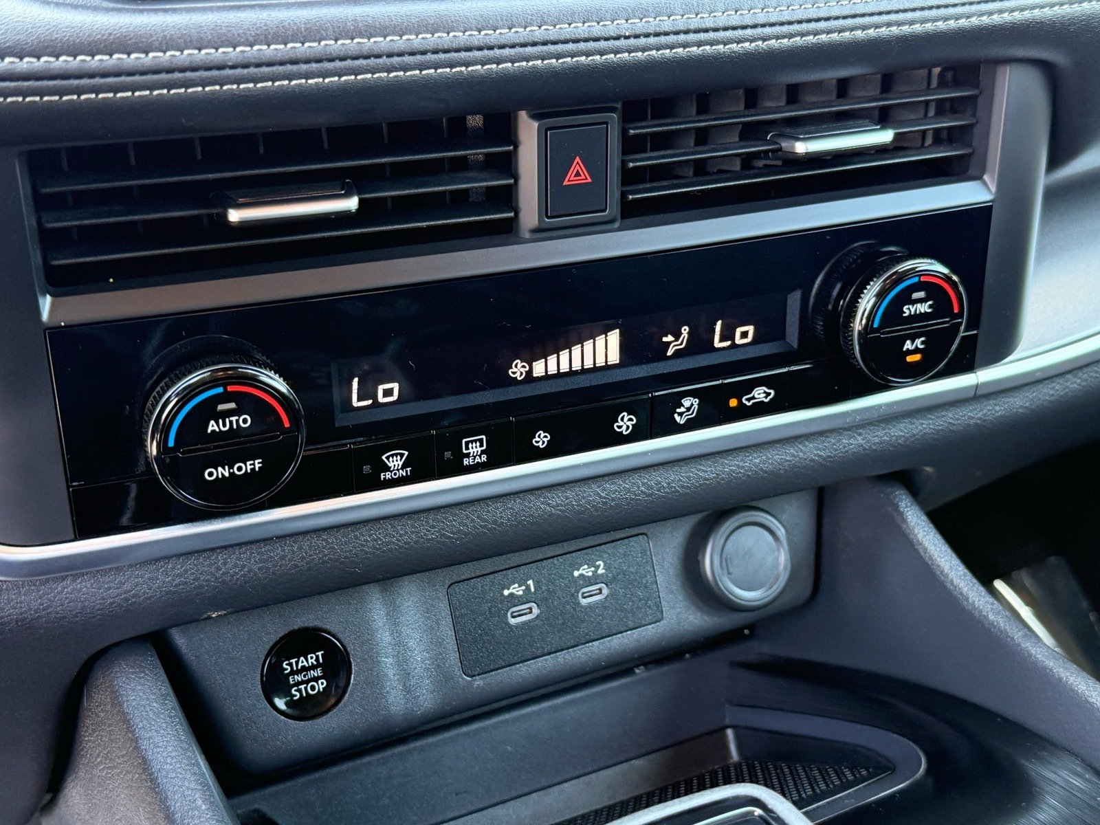 2025 Nissan Rogue SV — photo 22 thumbnail