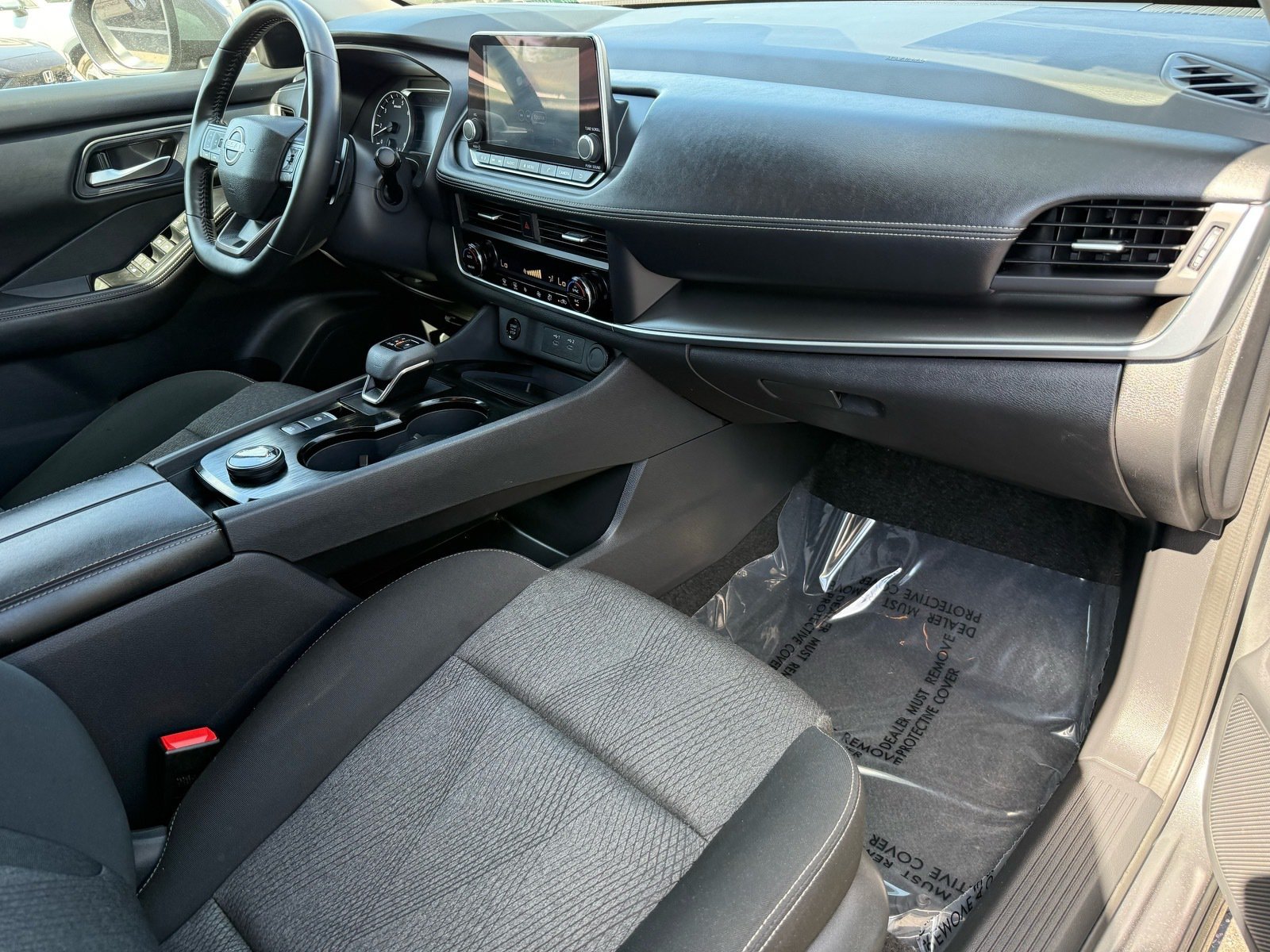 2025 Nissan Rogue SV — photo 29 thumbnail