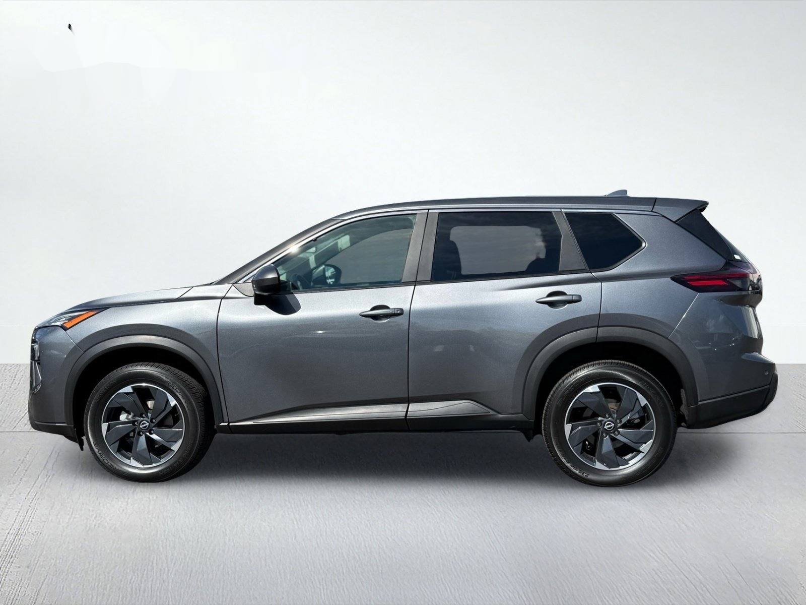 2025 Nissan Rogue SV — photo 3 thumbnail