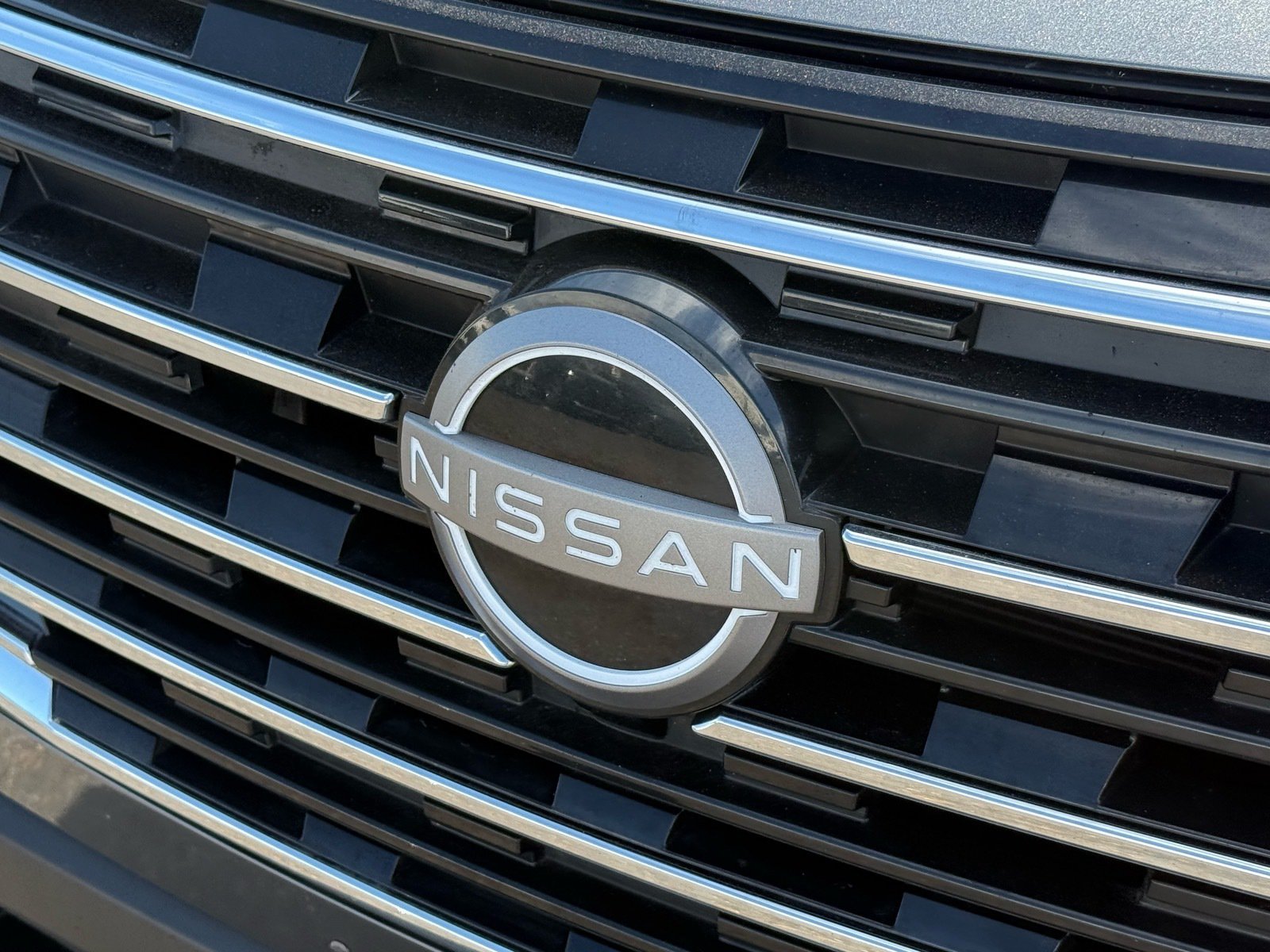2025 Nissan Rogue SV — photo 32 thumbnail