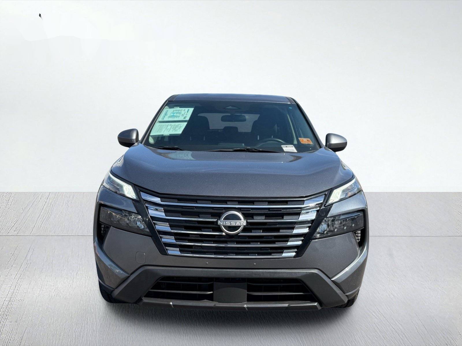 2025 Nissan Rogue SV — photo 5 thumbnail