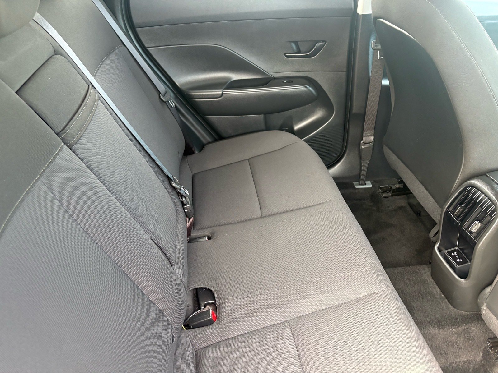 2025 Hyundai Kona SEL — photo 16 thumbnail