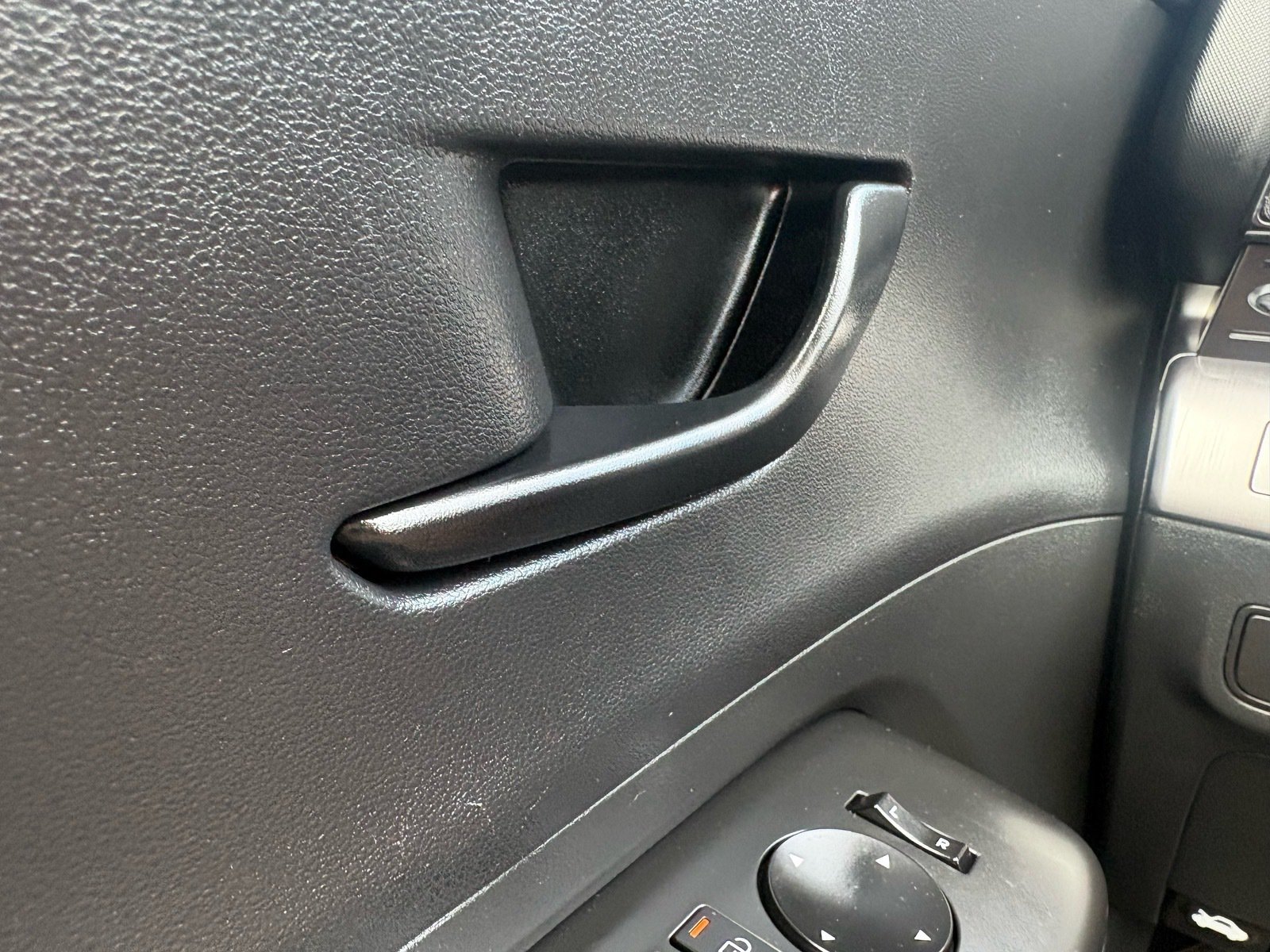 2025 Hyundai Kona SEL — photo 18 thumbnail