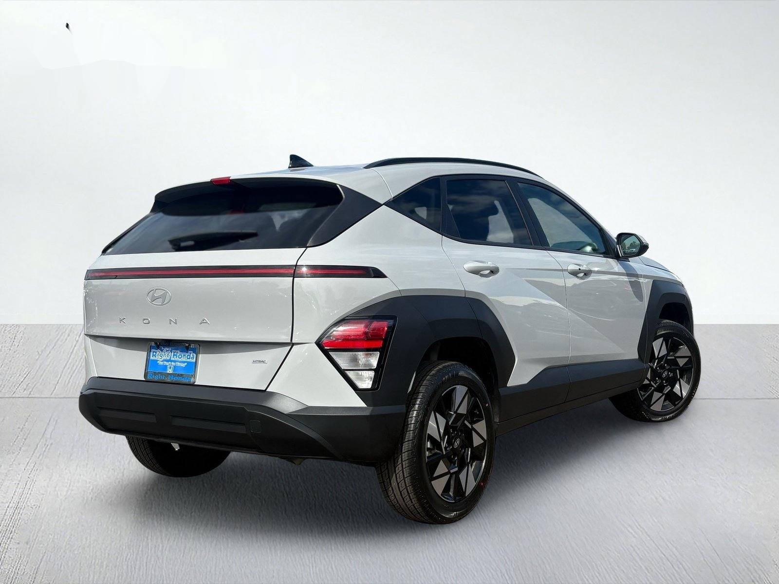 2025 Hyundai Kona SEL — photo 6 thumbnail