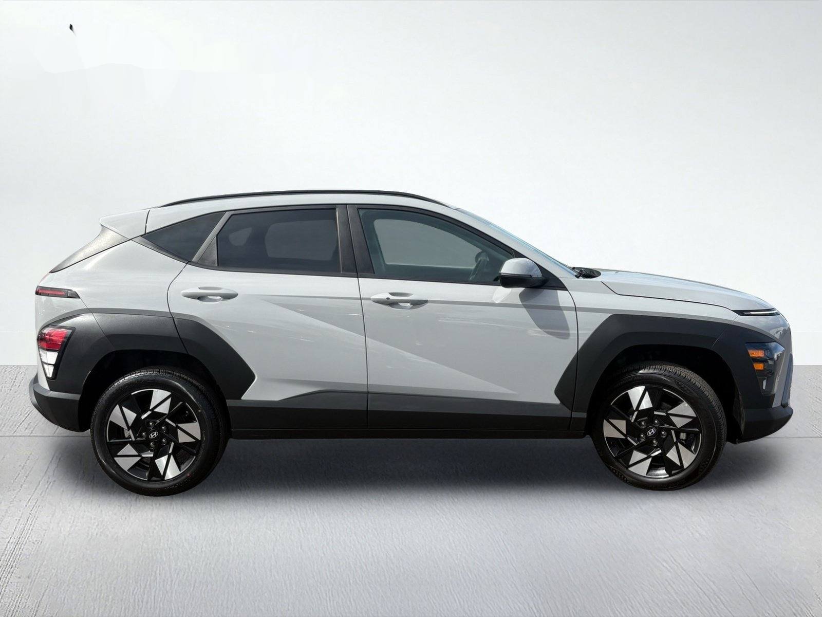 2025 Hyundai Kona SEL — photo 7 thumbnail