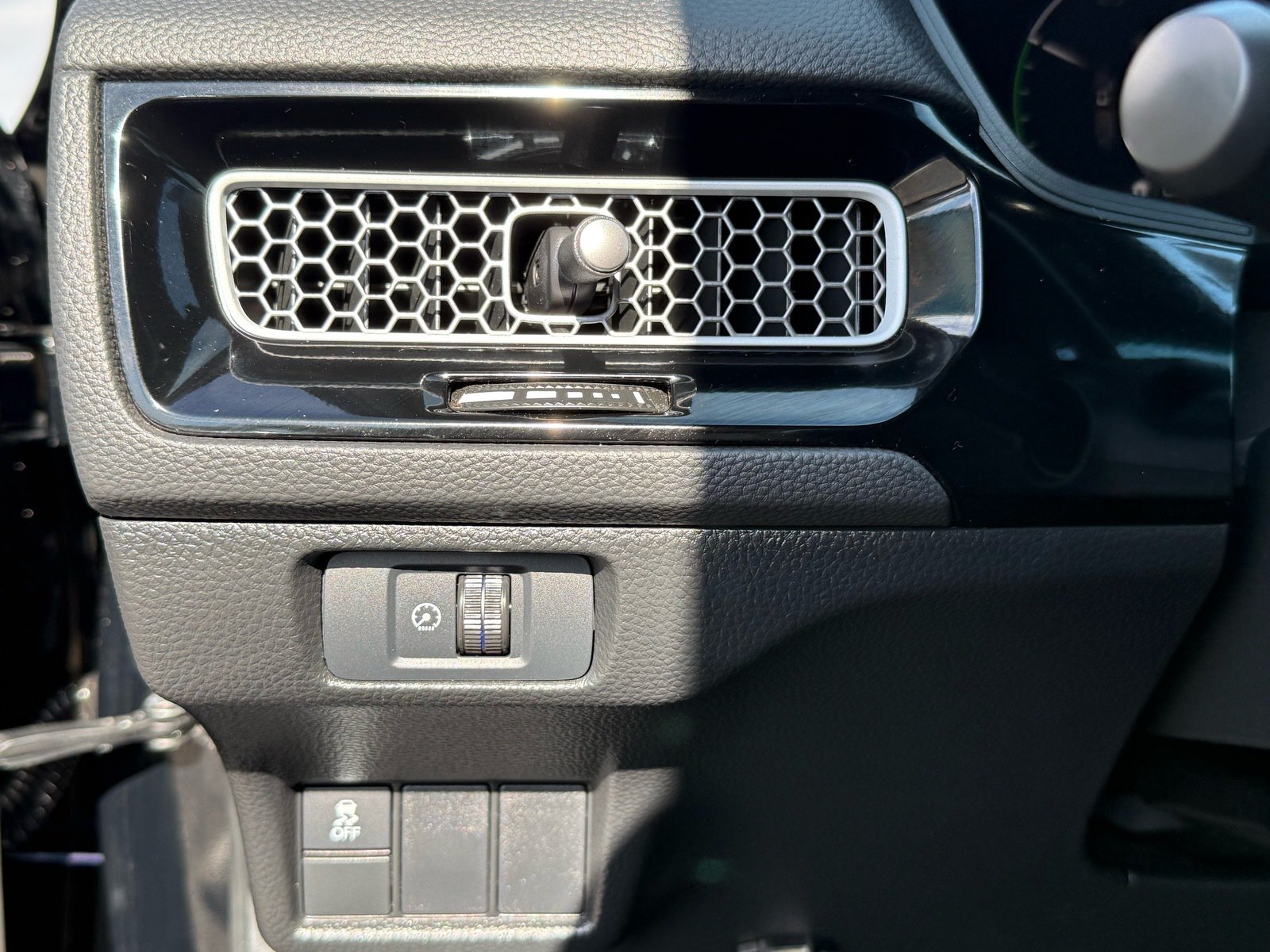 2026 Honda Civic Hybrid Sport — photo 14 thumbnail