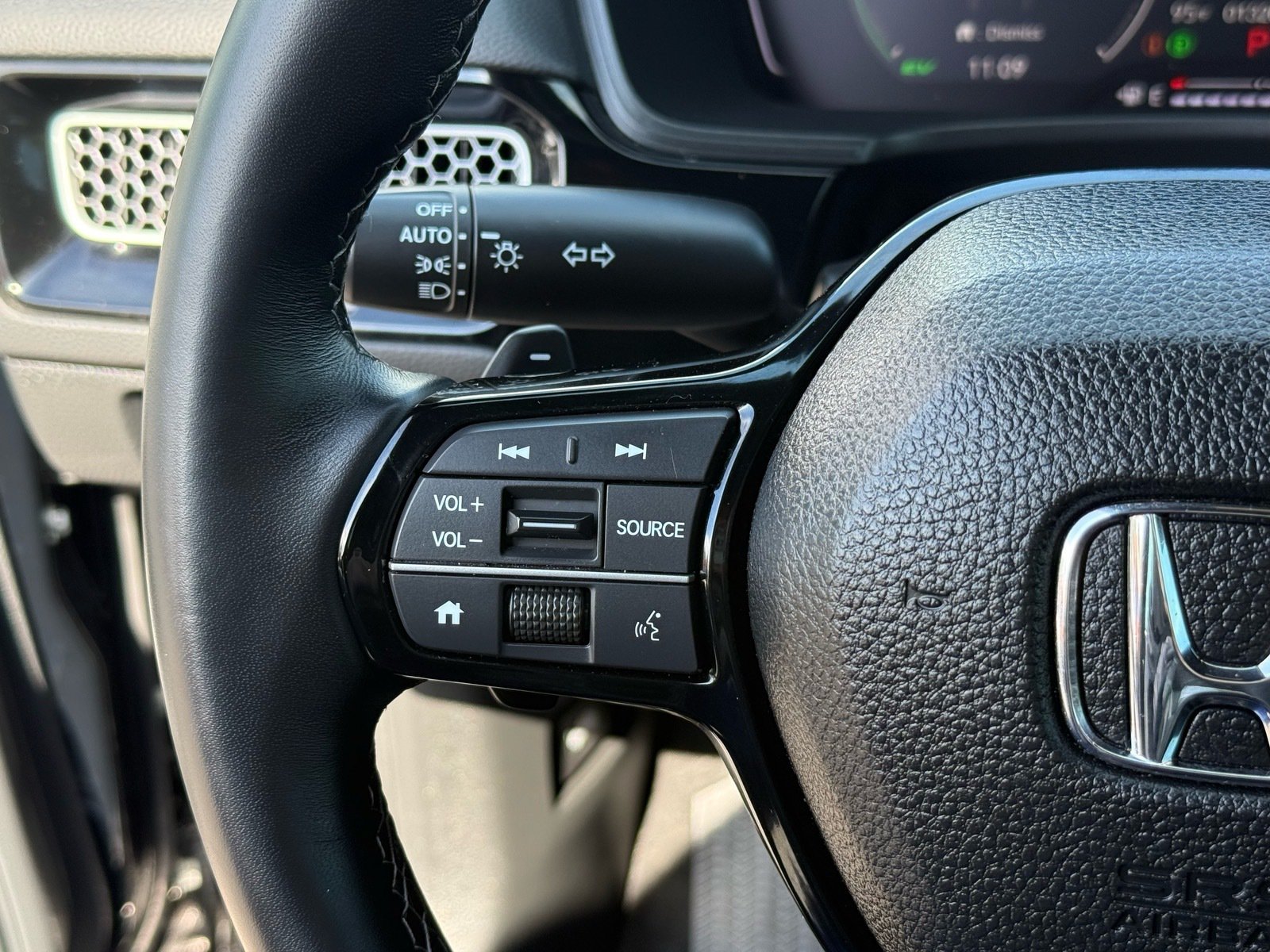2026 Honda Civic Hybrid Sport — photo 16 thumbnail