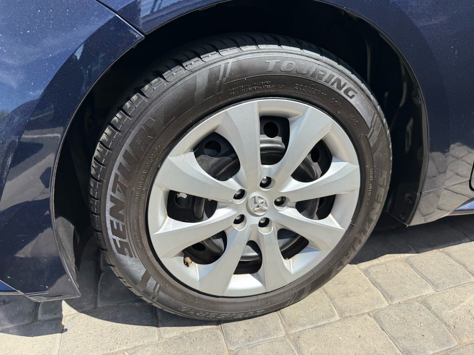 2024 Toyota Corolla LE — photo 6 thumbnail