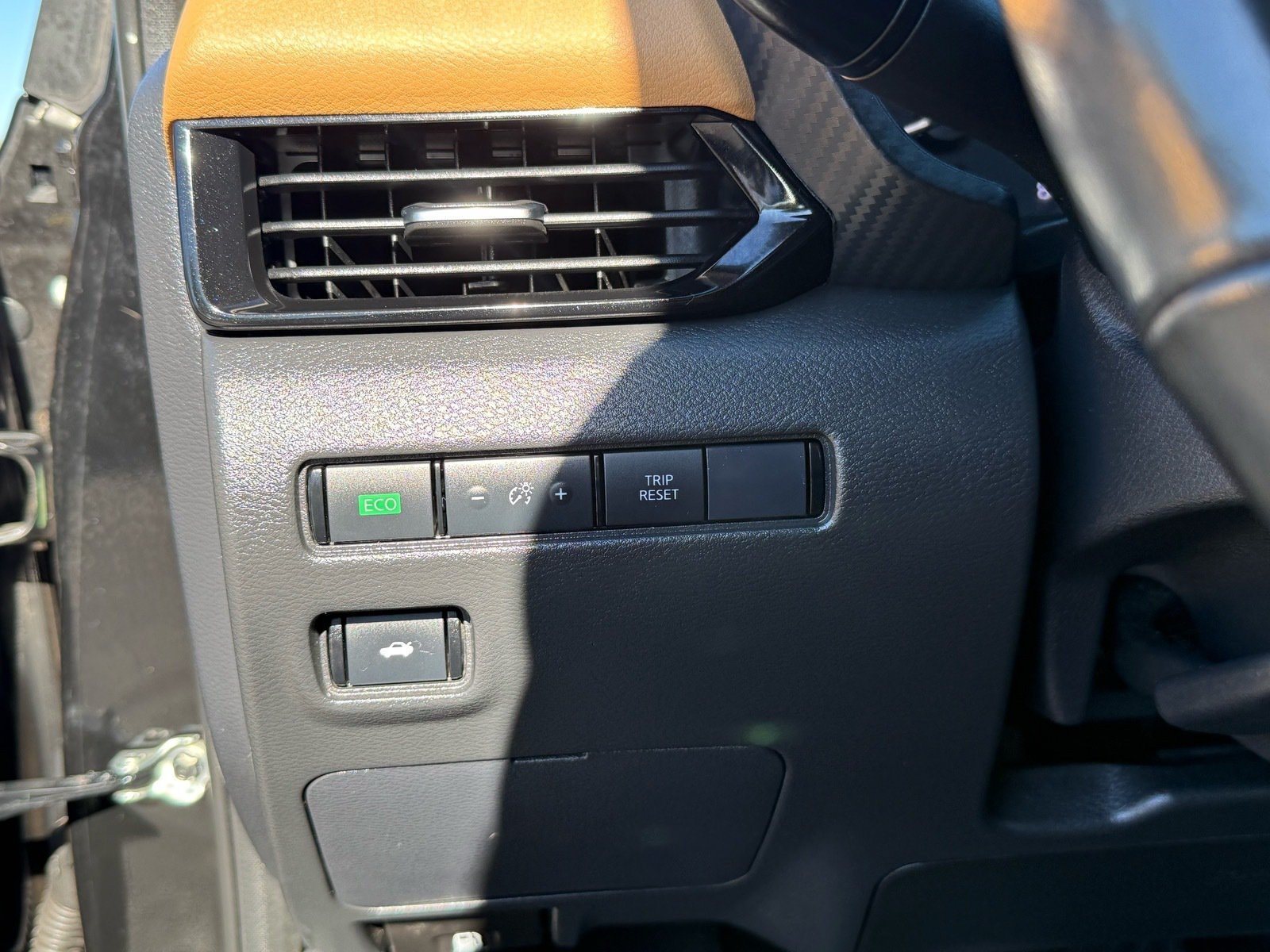 2025 Nissan Sentra SV — photo 14 thumbnail
