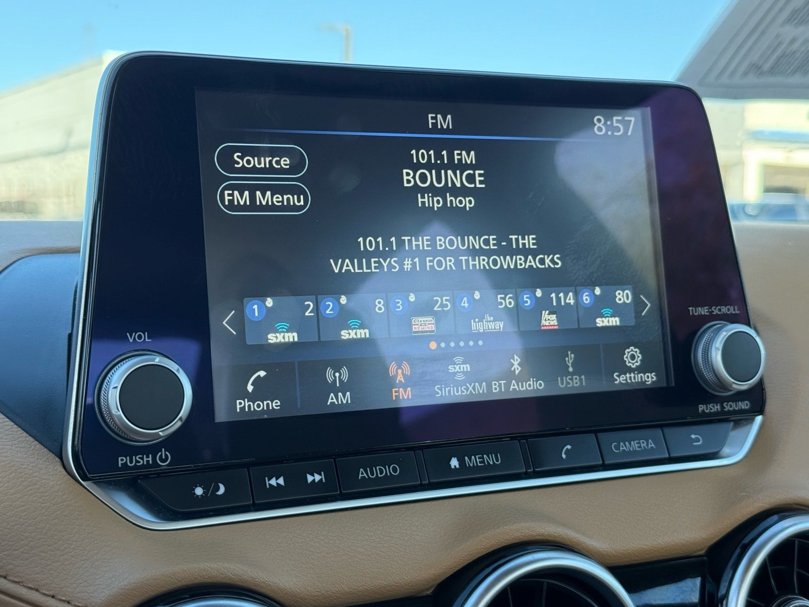 2025 Nissan Sentra SV — photo 20 thumbnail