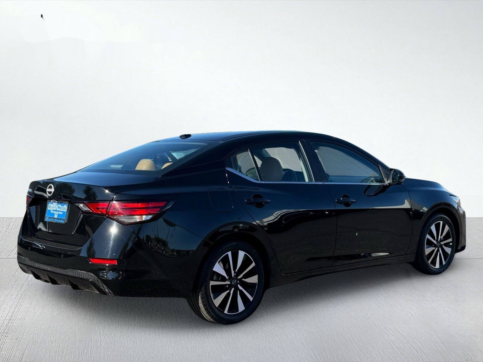 2025 Nissan Sentra SV — photo 7 thumbnail