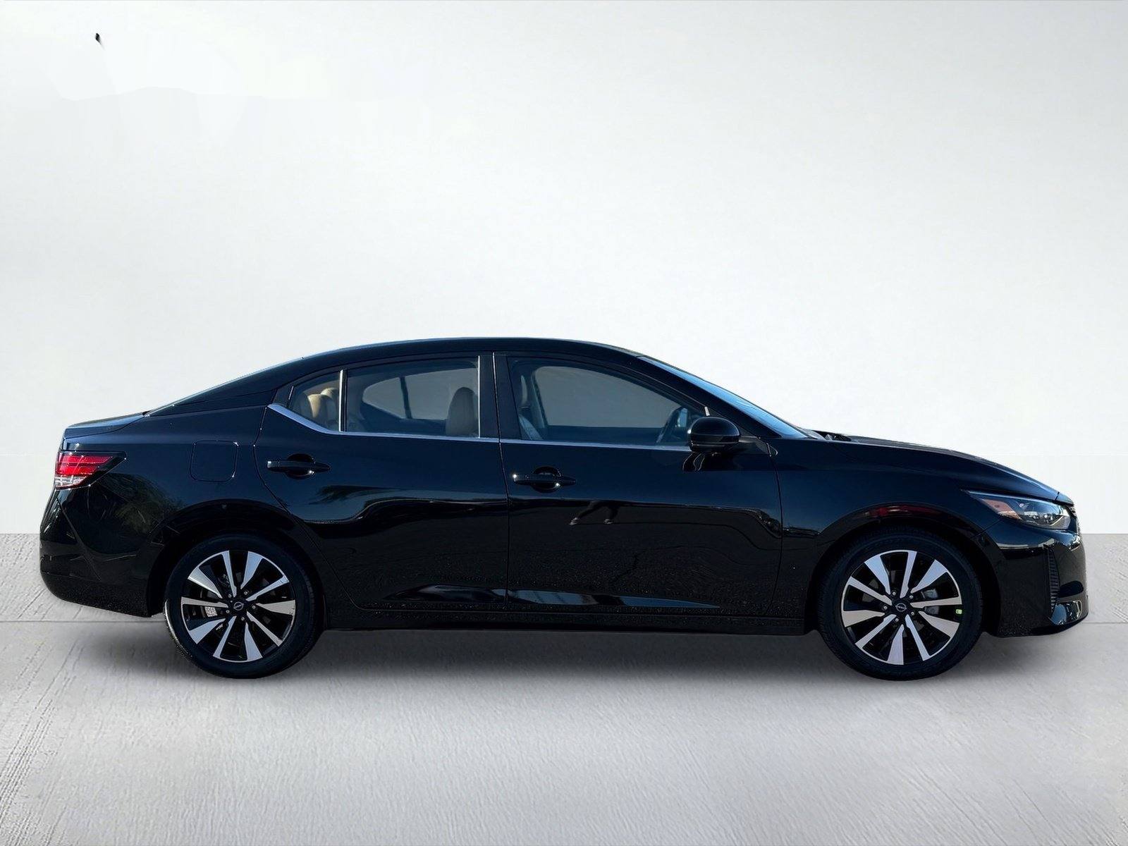 2025 Nissan Sentra SV — photo 8 thumbnail