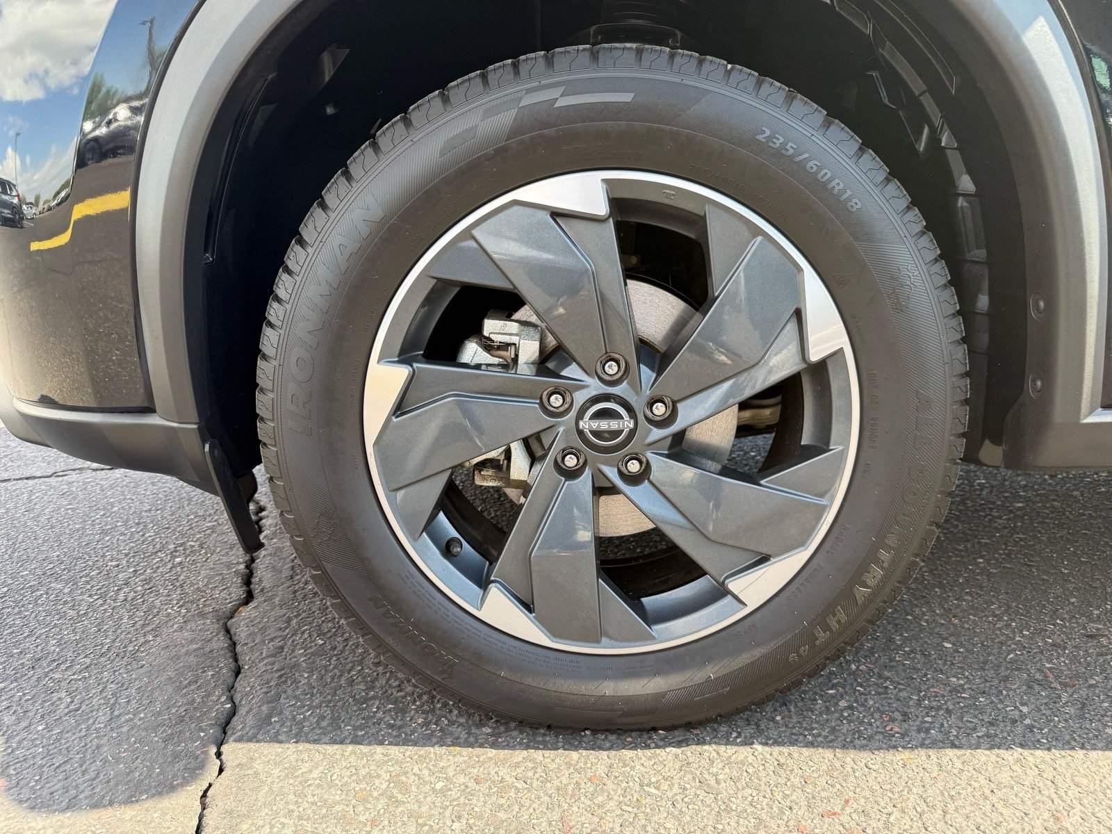 2025 Nissan Rogue SV — photo 10 thumbnail