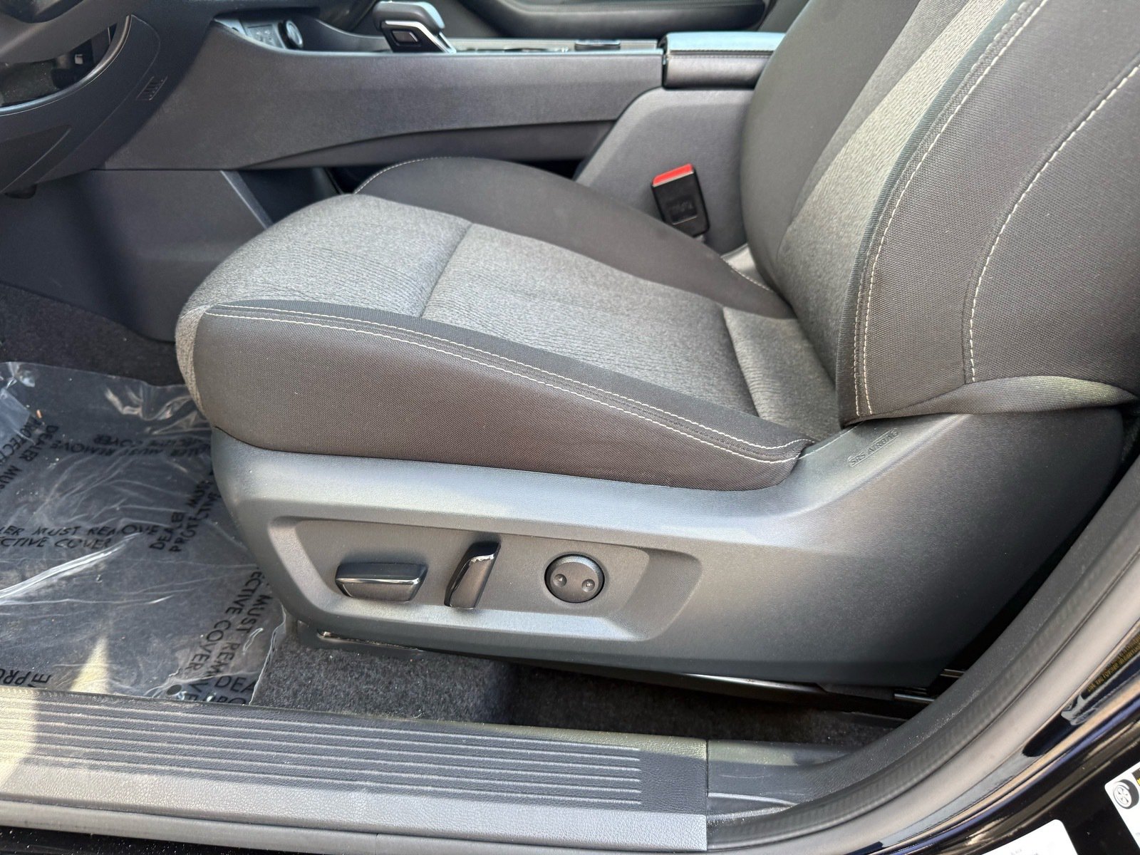 2025 Nissan Rogue SV — photo 13 thumbnail