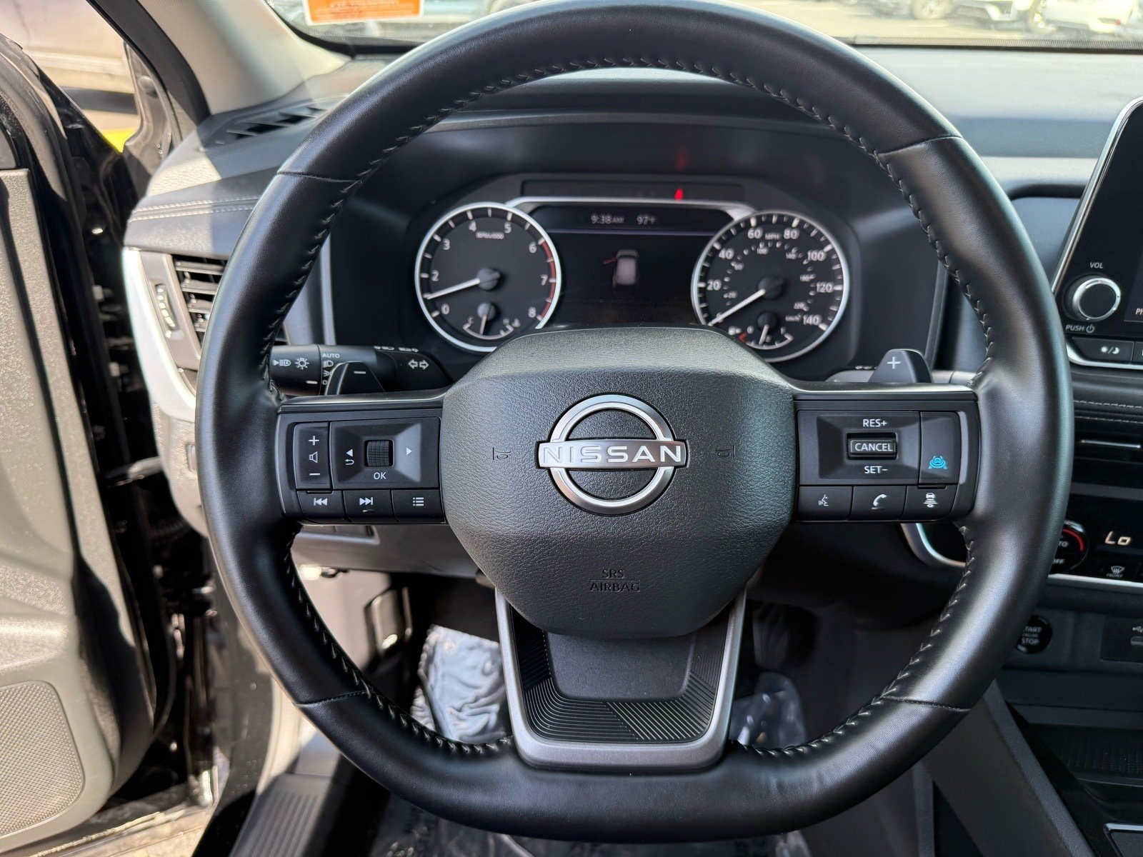 2025 Nissan Rogue SV — photo 15 thumbnail