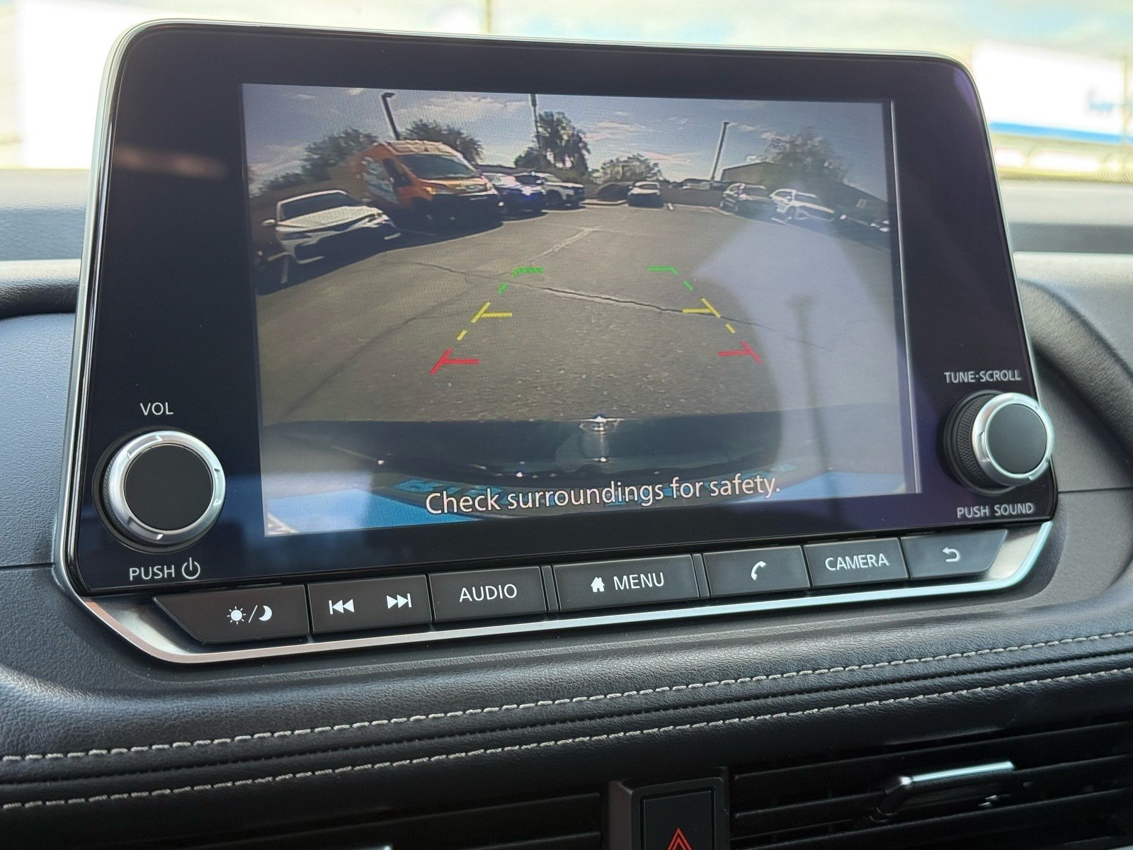2025 Nissan Rogue SV — photo 21 thumbnail