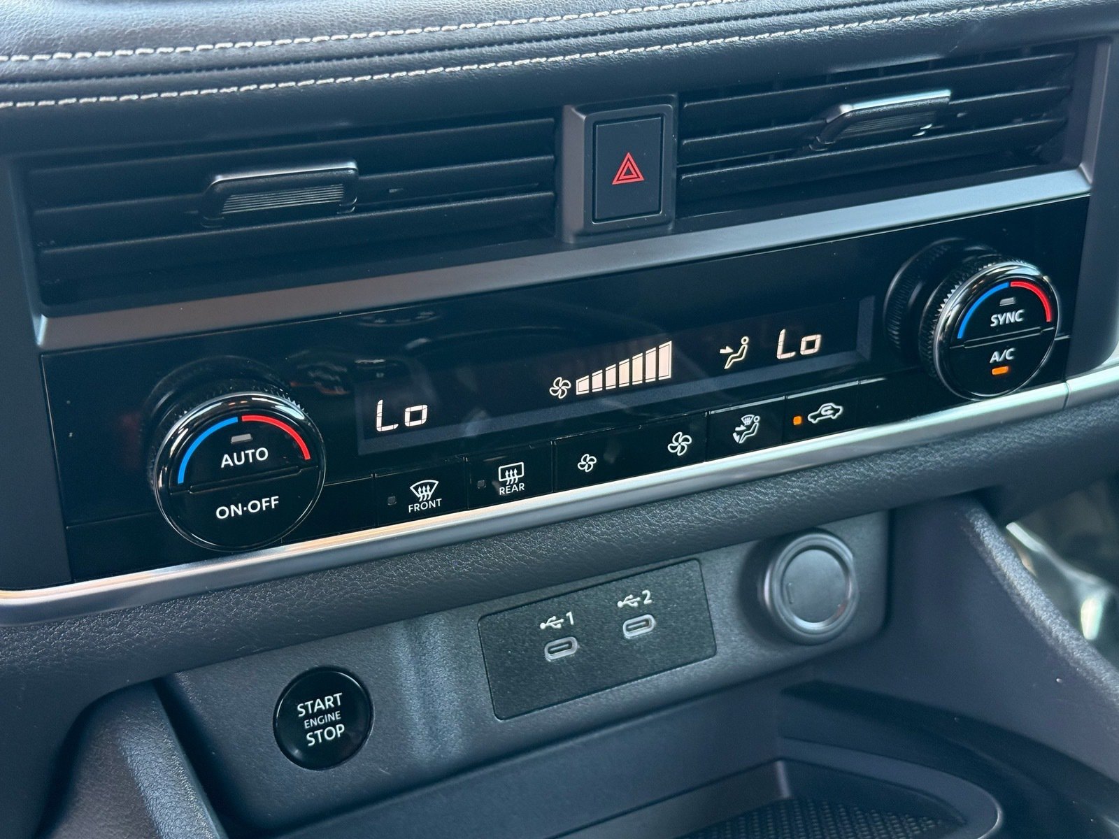 2025 Nissan Rogue SV — photo 22 thumbnail
