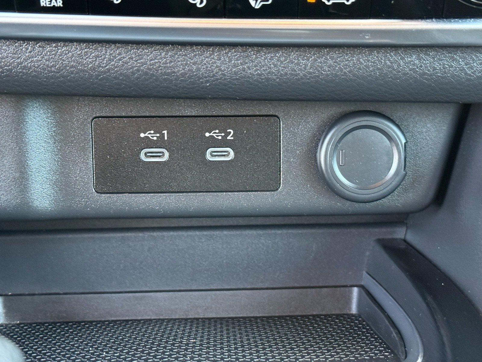 2025 Nissan Rogue SV — photo 23 thumbnail