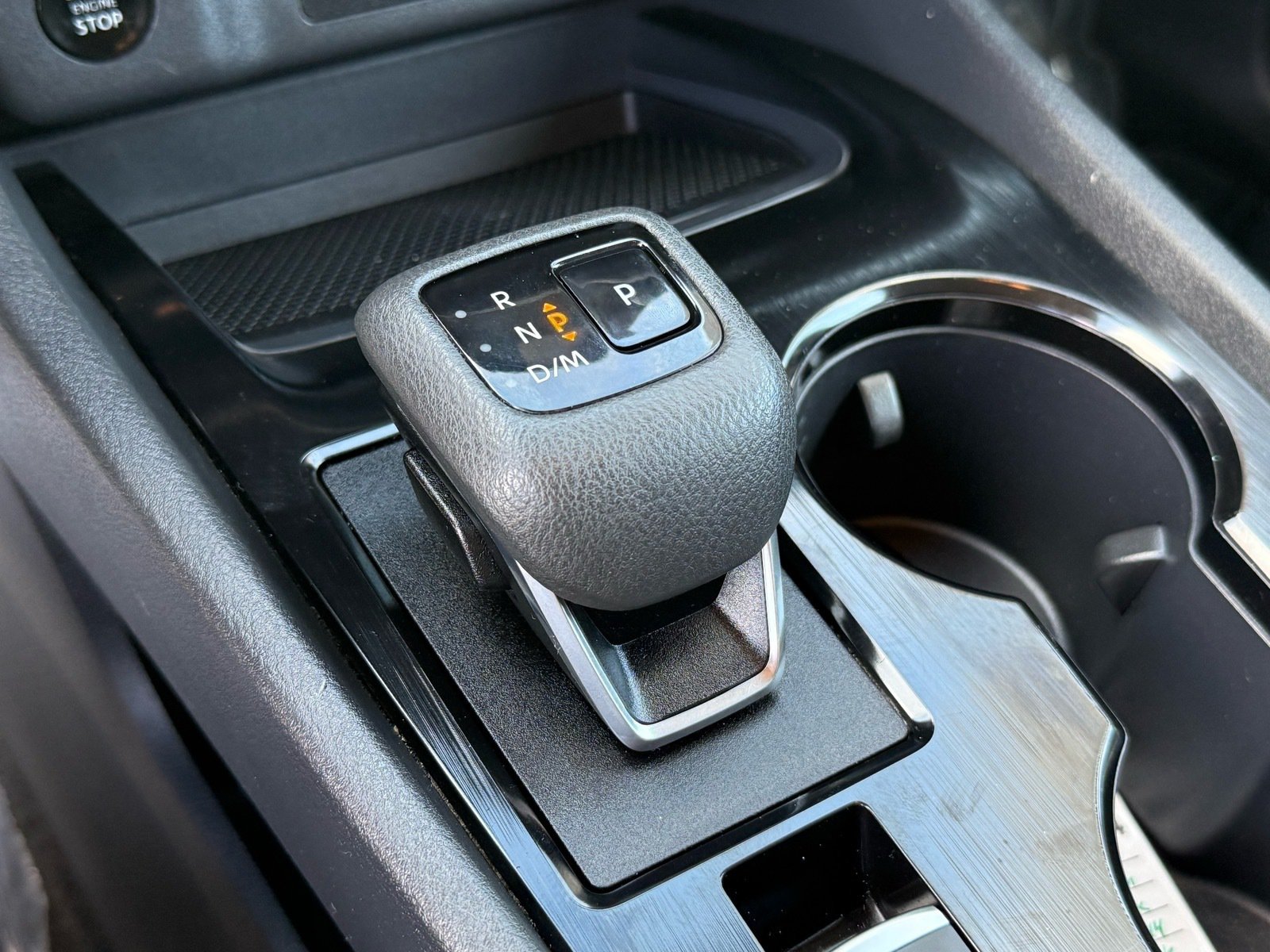 2025 Nissan Rogue SV — photo 24 thumbnail