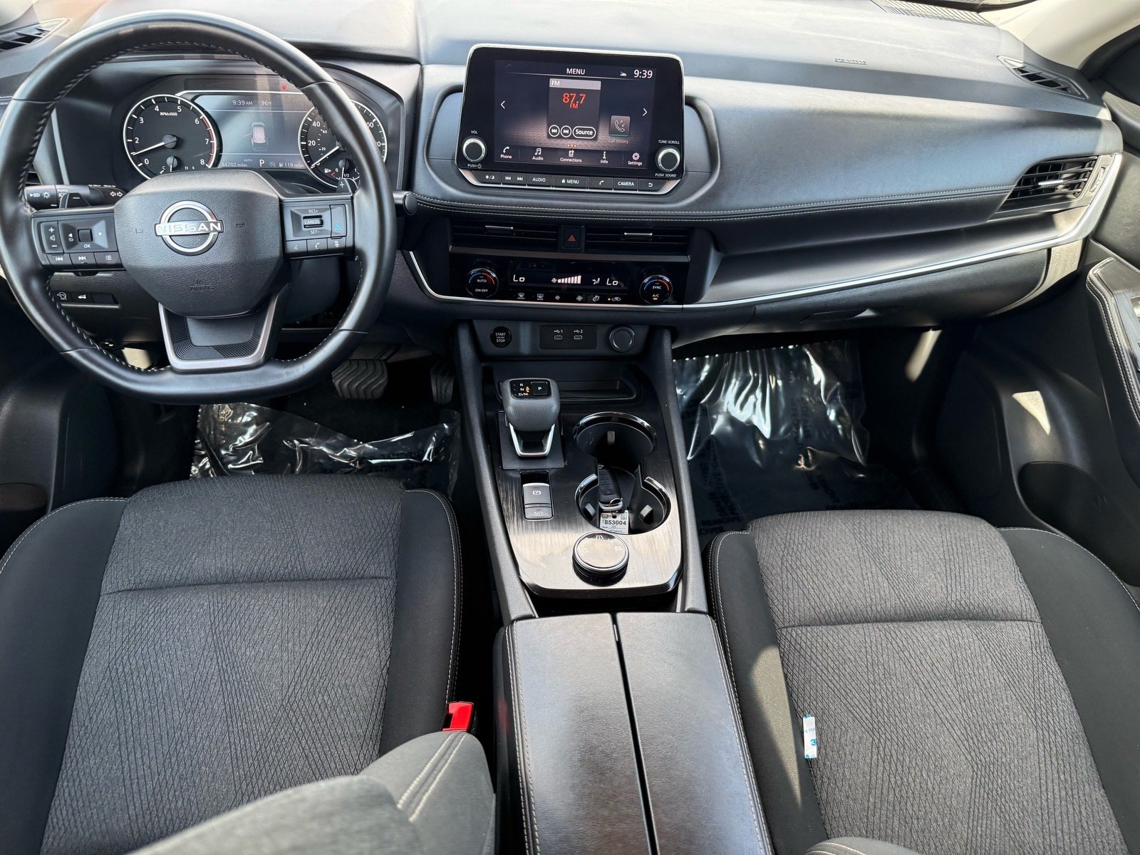 2025 Nissan Rogue SV — photo 27 thumbnail
