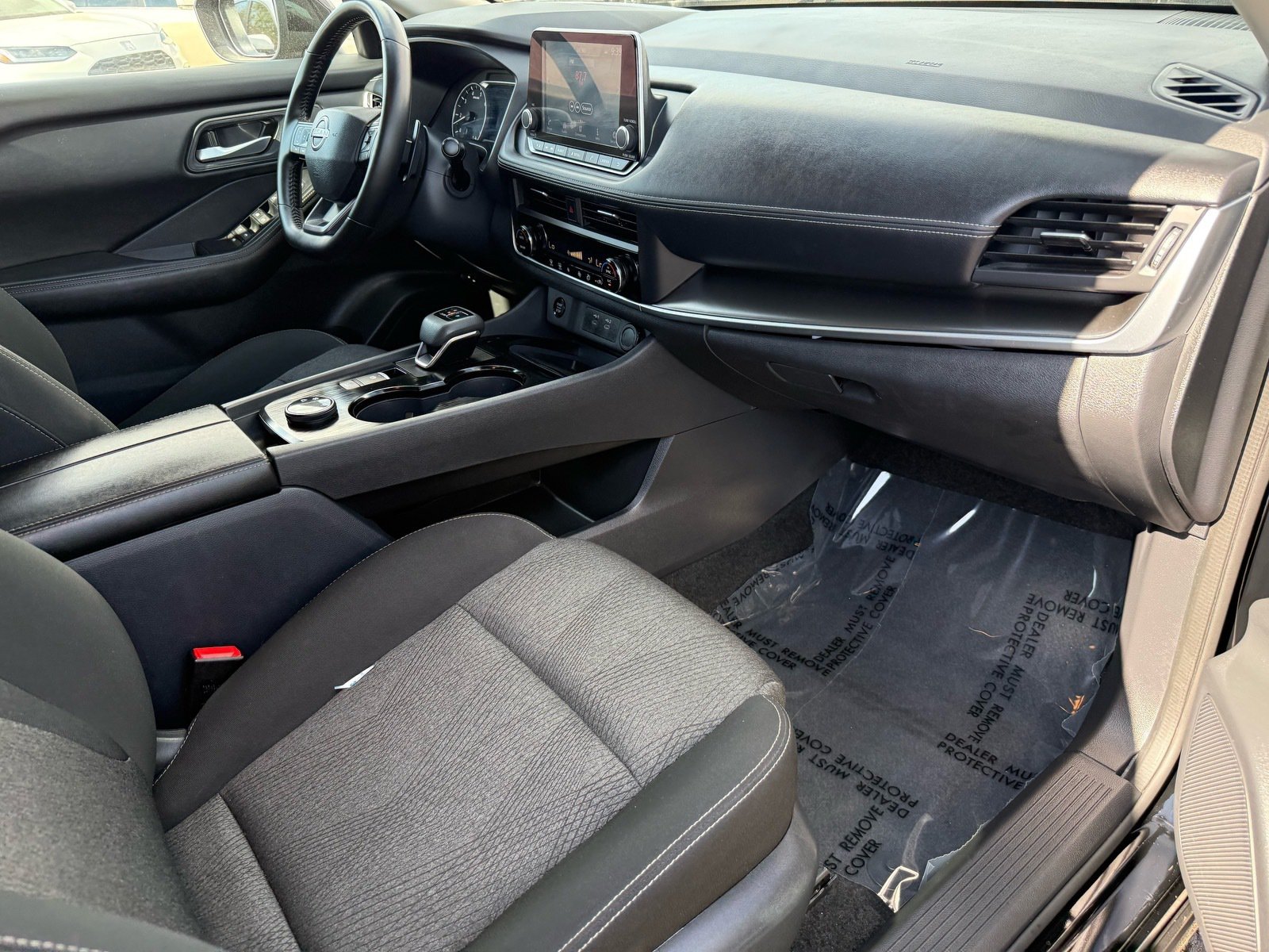 2025 Nissan Rogue SV — photo 29 thumbnail