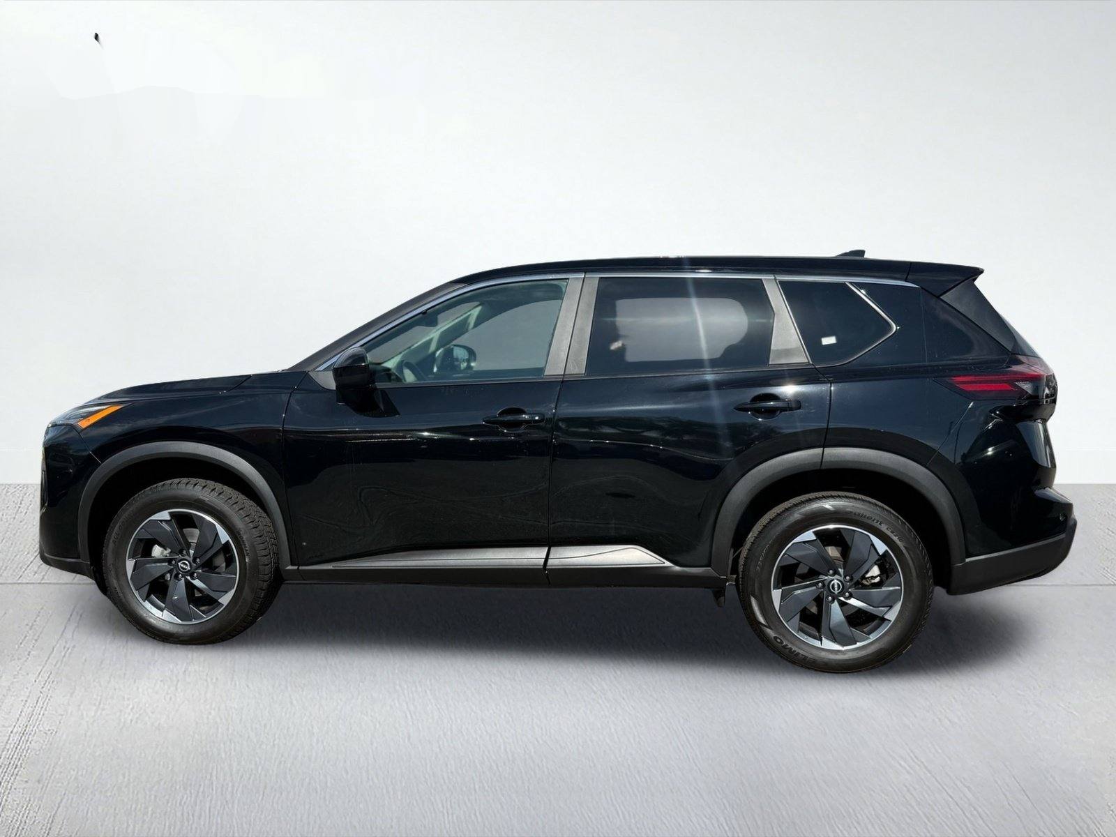 2025 Nissan Rogue SV — photo 3 thumbnail