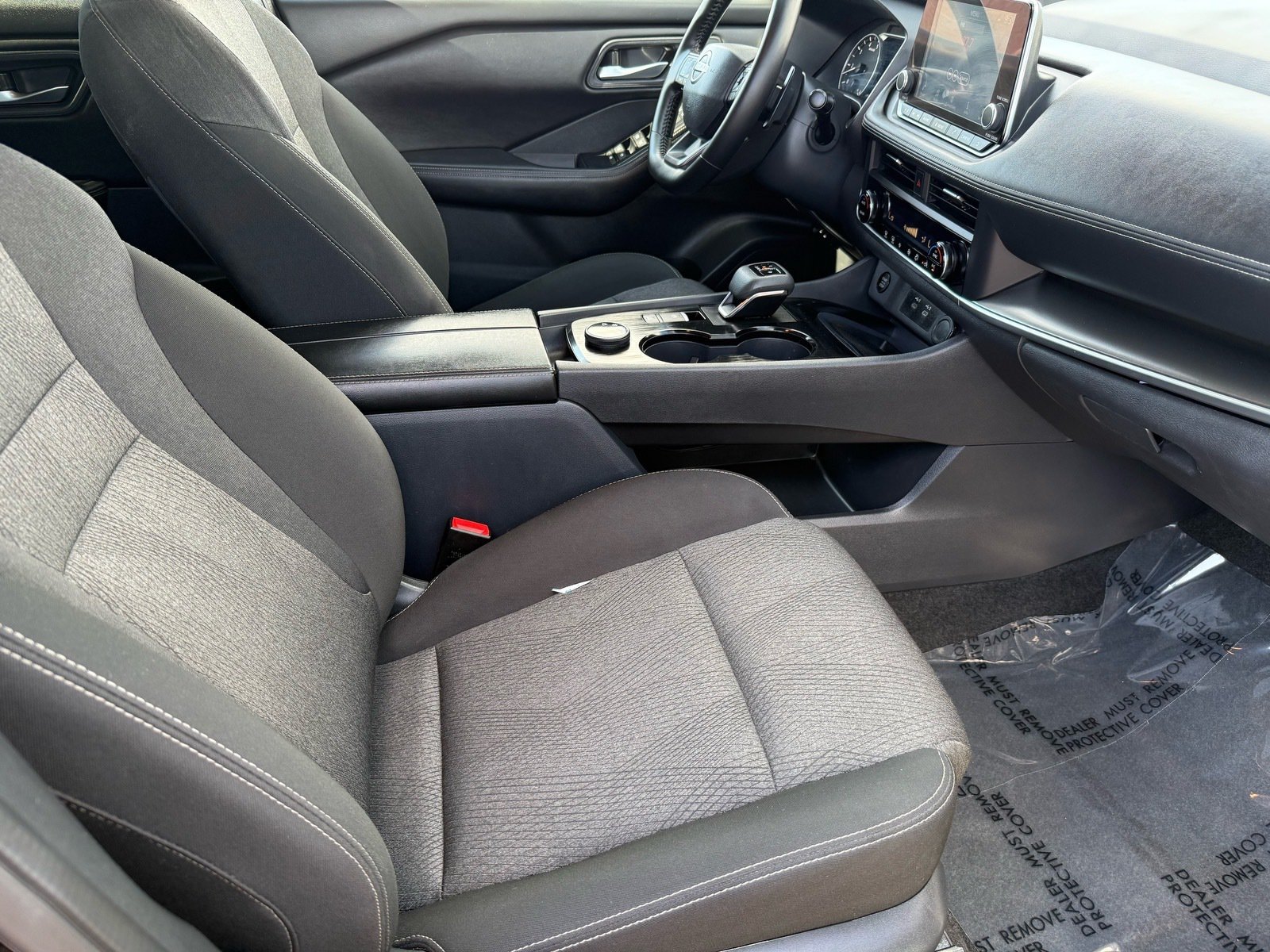 2025 Nissan Rogue SV — photo 30 thumbnail